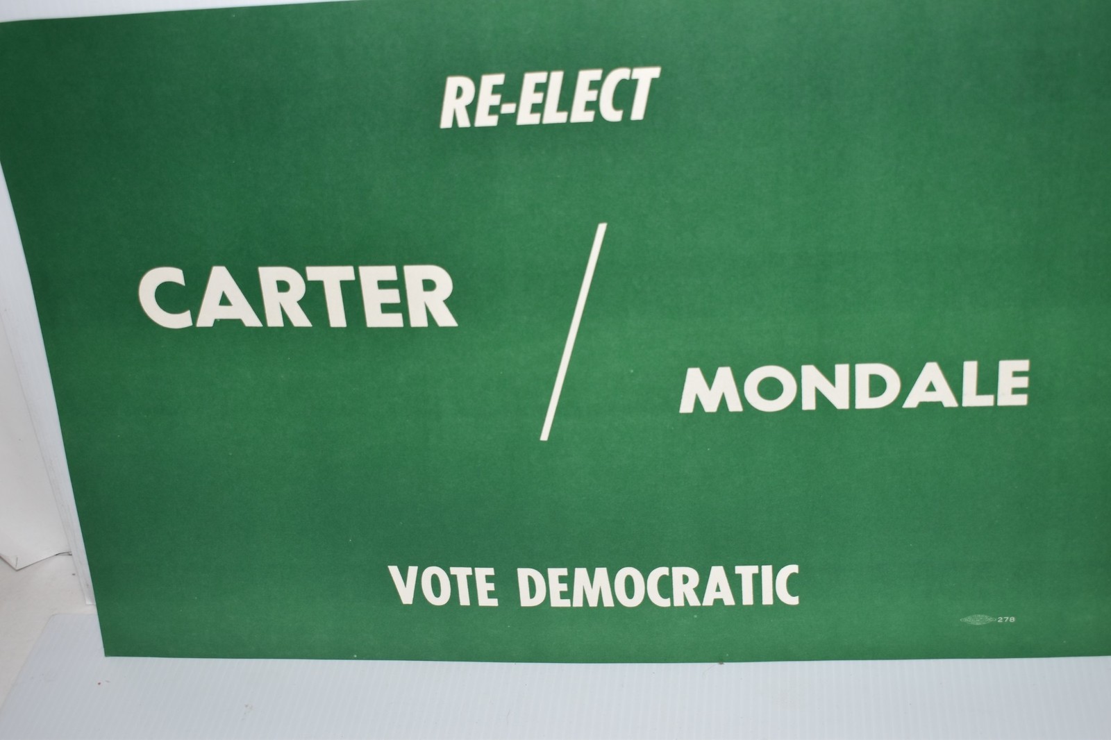*LR* Jimmy Carter / Mondale 1980 Presidential Campaign Poster Re Elelect (IEG8)