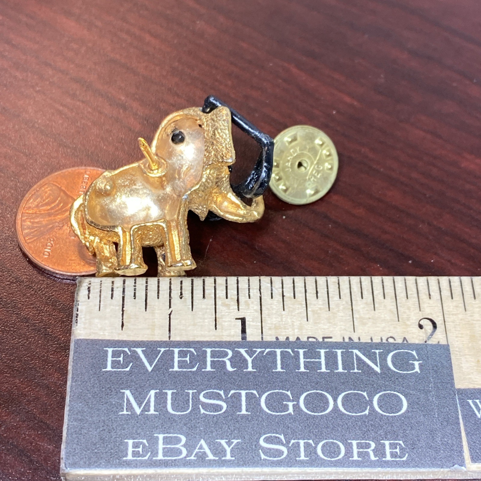 1964 GOP Barry Goldwater Elephant w/ Glasses Political Gold Tone 3D Lapel Pin