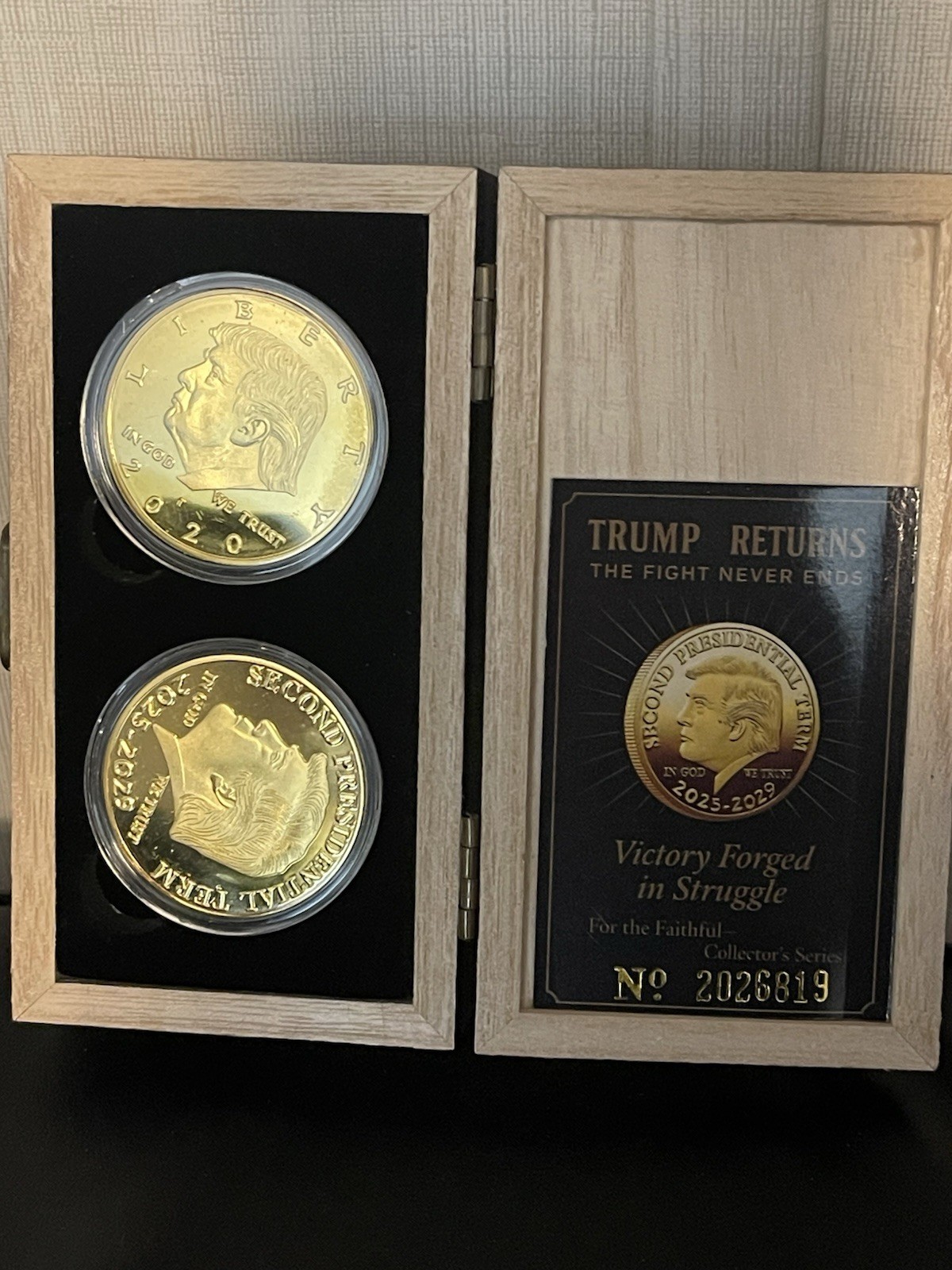 Trump Returns Commemorative Gold Coin Set. With Certificate Number