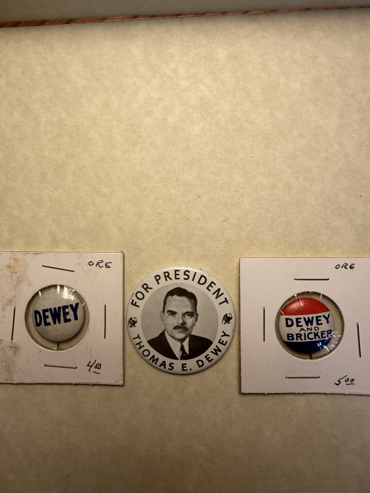 Lot of 3 1944 THOMAS E. DEWEY / BRICKER campaign political pinback buttons