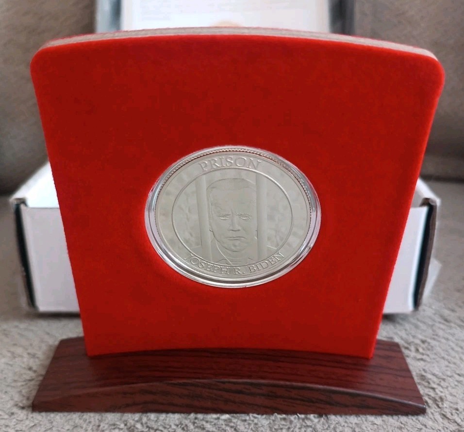 President or Prison Collection 2024 Trump Biden Commemorative Coin Set /59