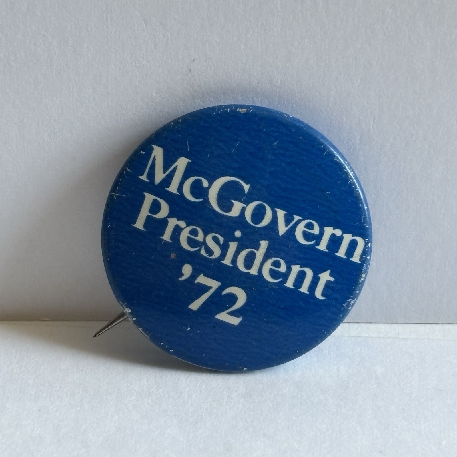 McGovern President 72’ 1.2″ political campaign pin pinback button 1972