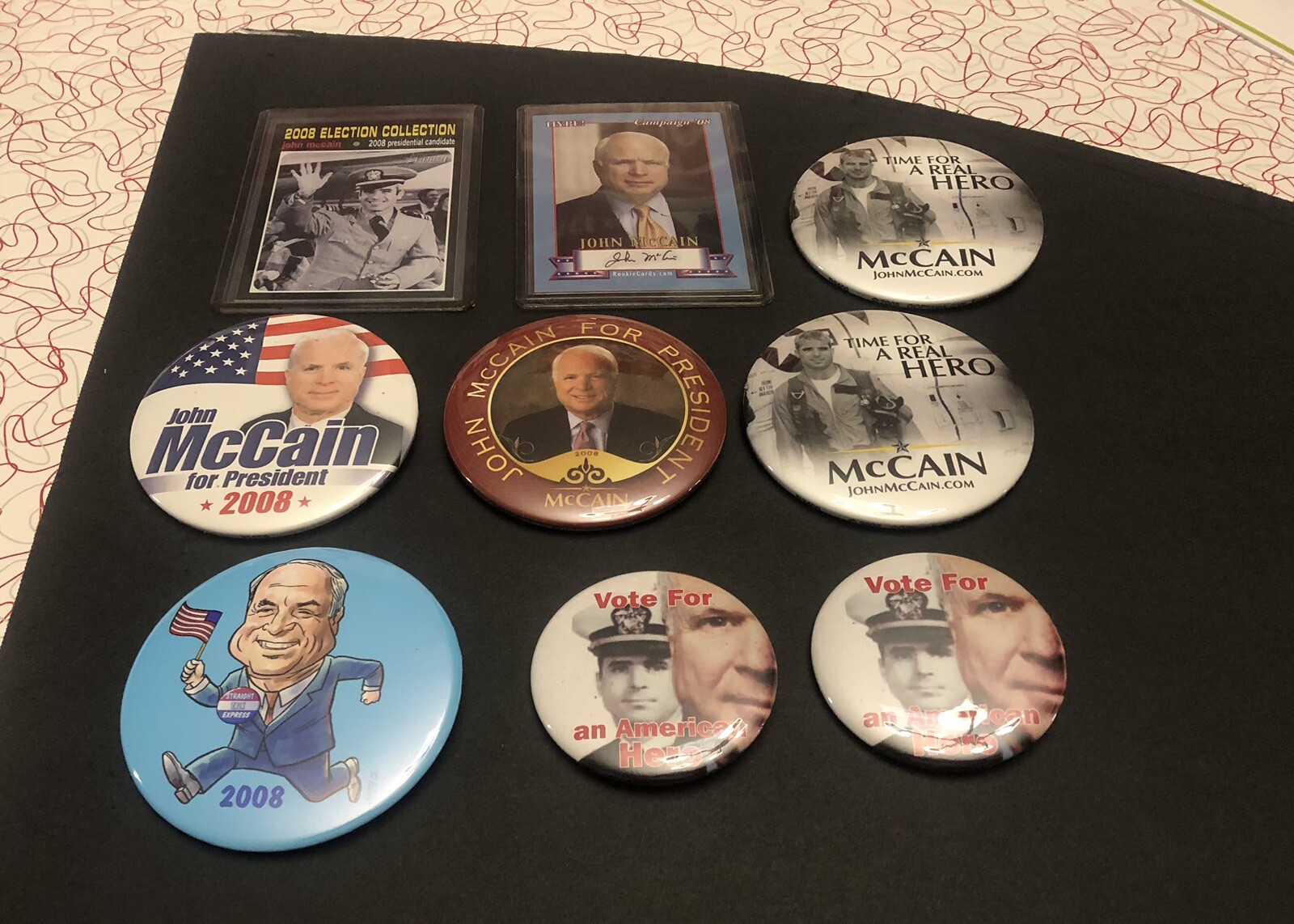 2008 JOHN MCCAIN Political Pin back Buttons & Hype Rookie Card +Topps Card 134