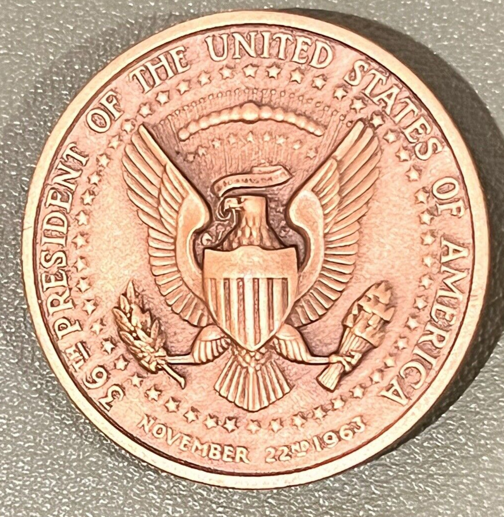 LBJ Lyndon B Johnson White House Commemorative Coin/Medal President 1964 Vintage