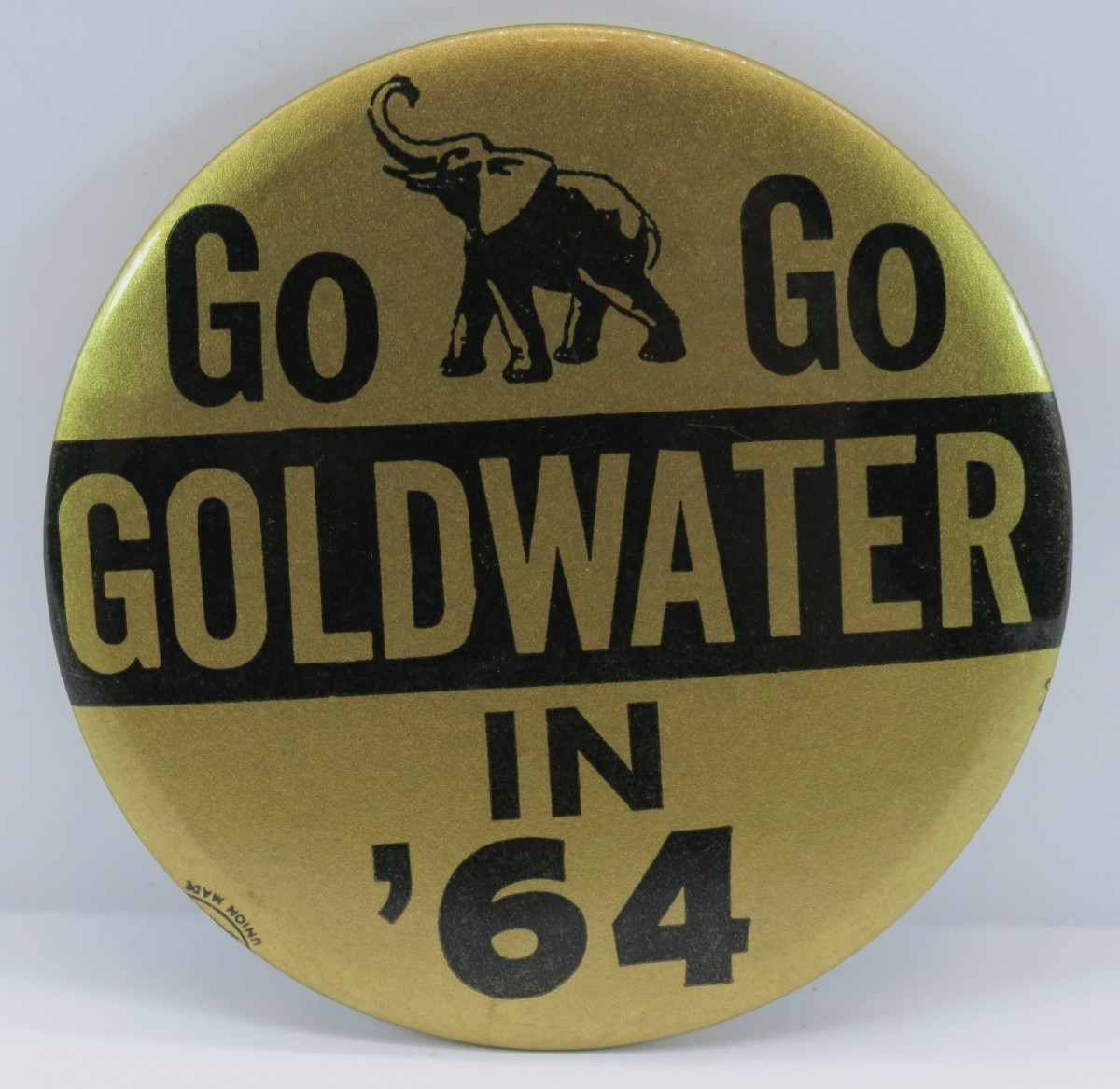 GO GO BARRY GOLDWATER IN ’64 PRESIDENTIAL CAMPAIGN BUTTON 3.5″