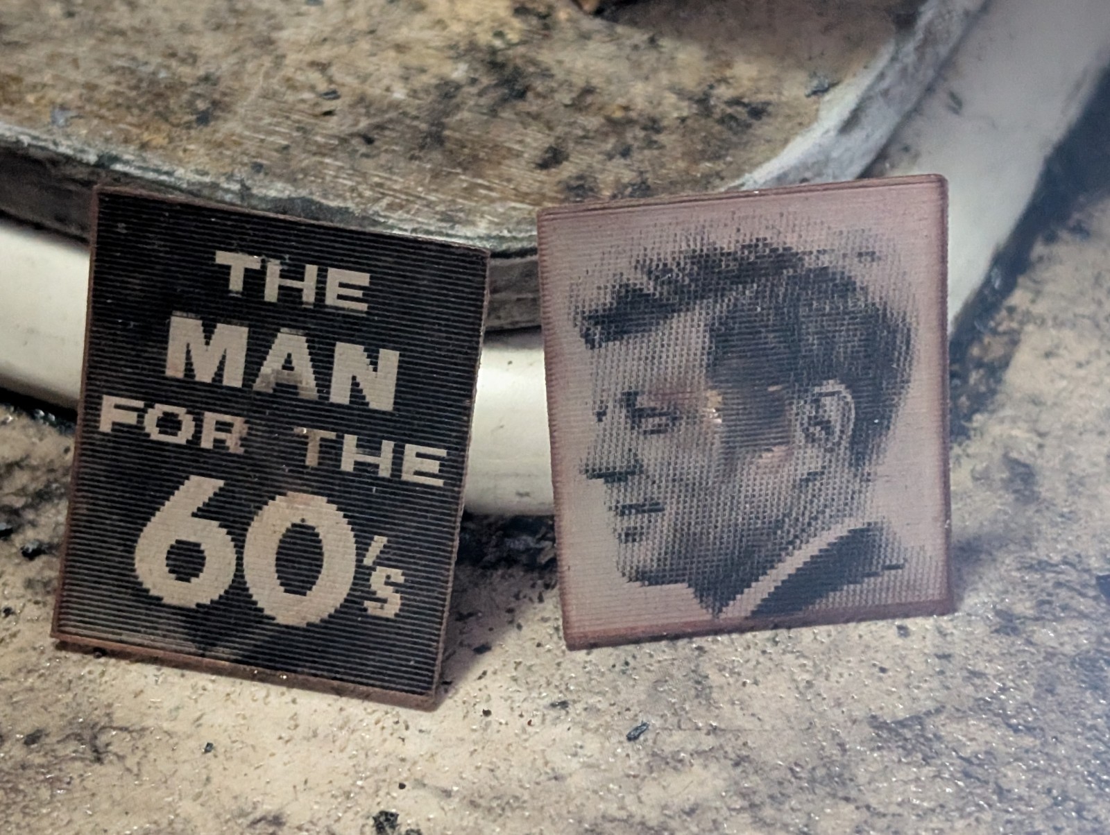 1960 John Kennedy Prez Campaign Sm Lapel Lenticular Flasher Man for 60’s Slogan