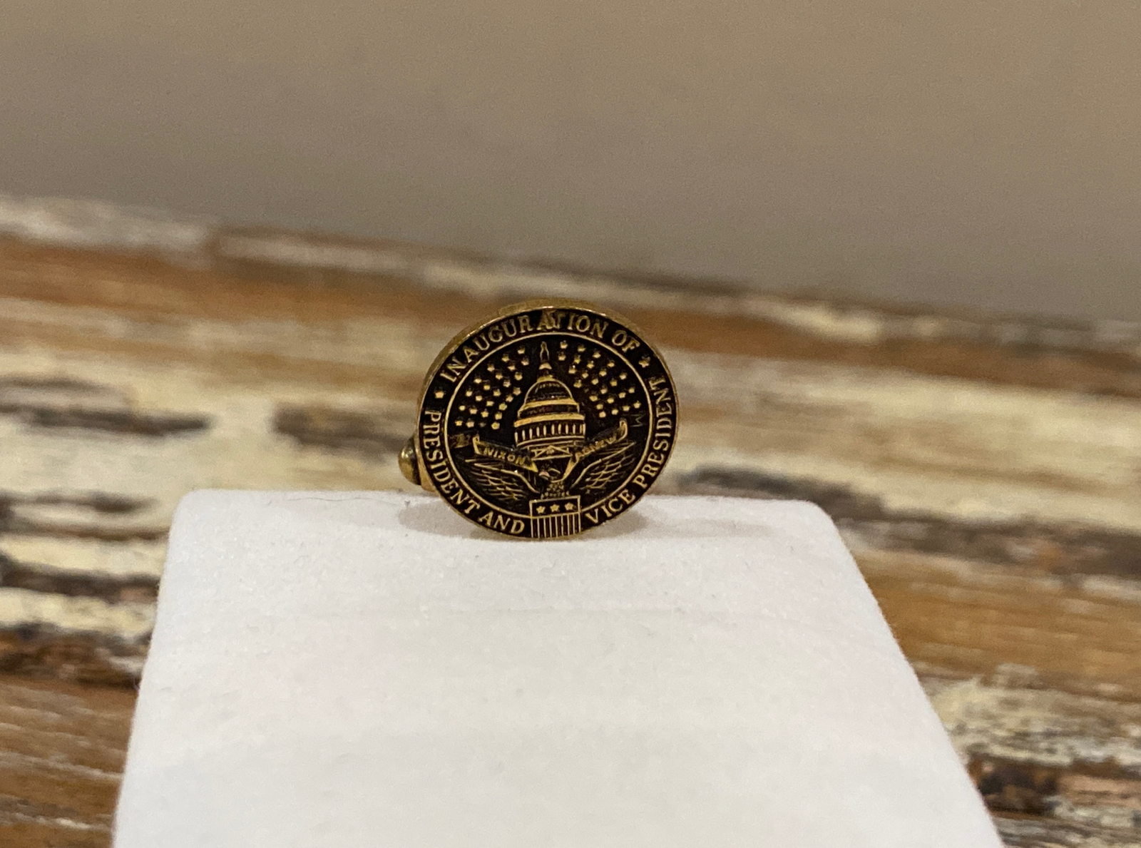 President Richard Nixon single cufflink from Inaugural Ball January 20, 1969! B2