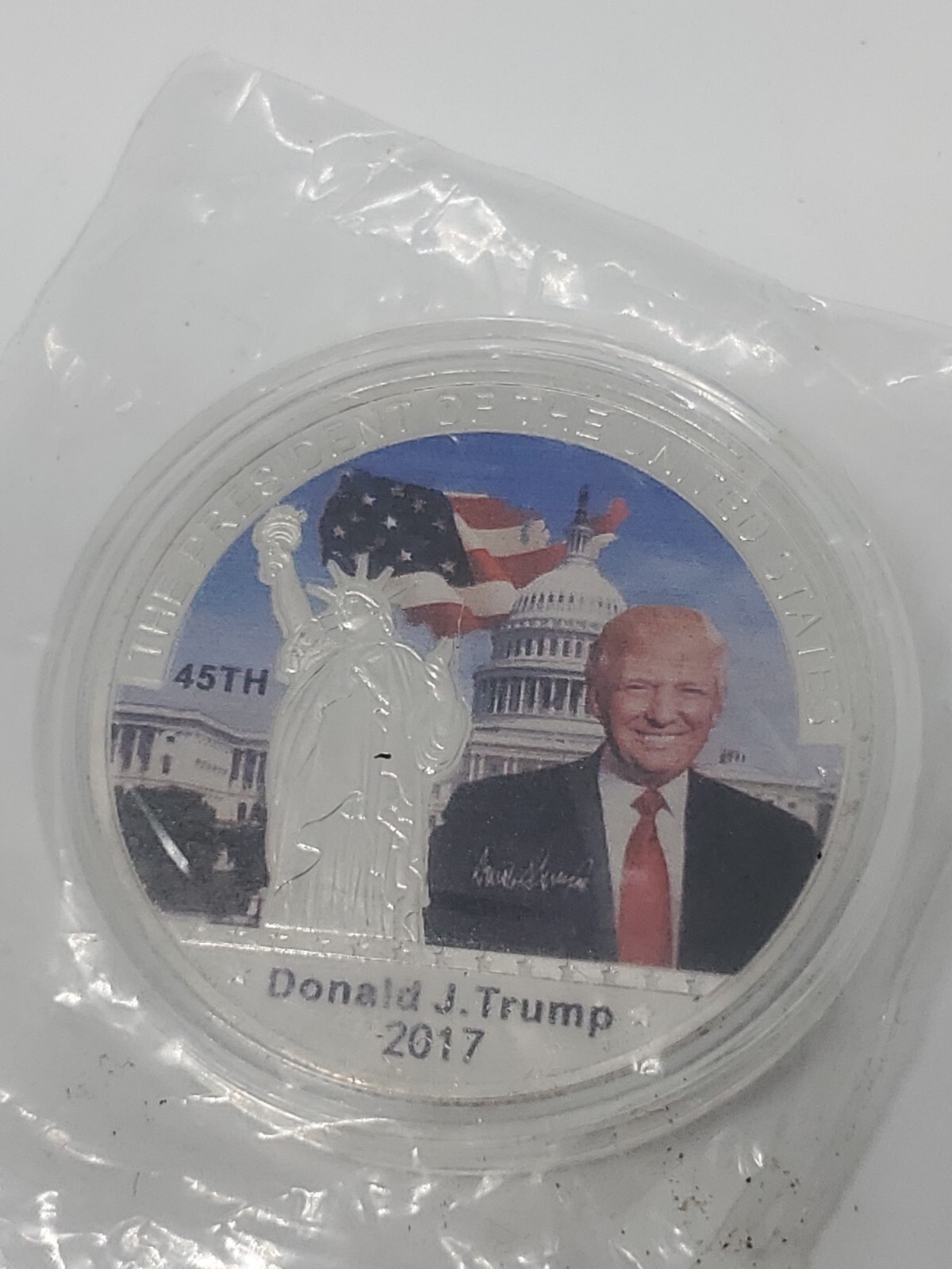Donald Trump 2017 Inauguration Proof Coin MAGA Note
