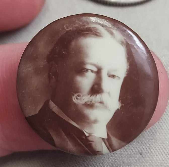 Old 1908 WILLIAM Howard TAFT Presidential Celluloid Sepia Odd PINBACK BUTTON