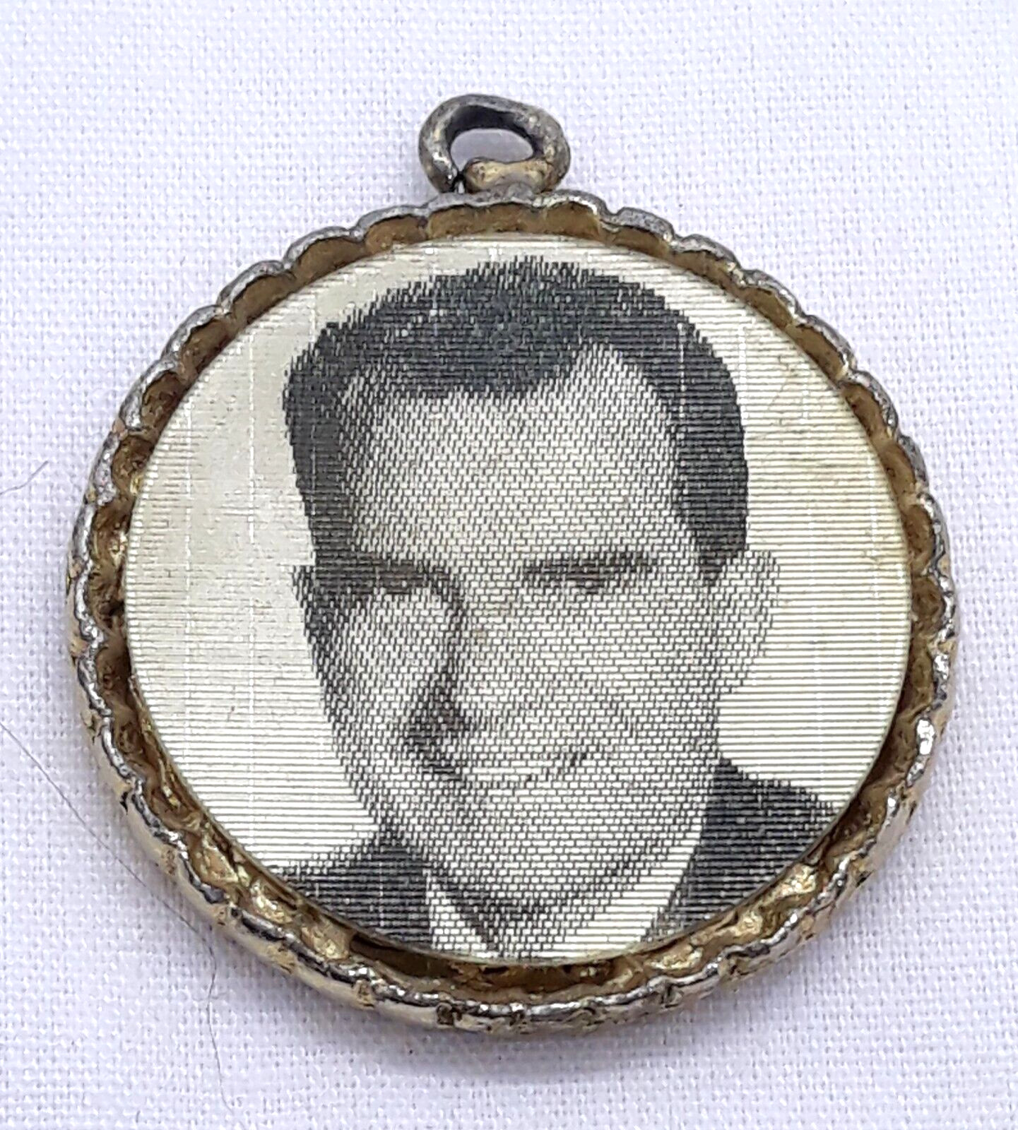 Vintage Nixon Lodge Political Flicker Necklace Charm State of Minnesota Seal