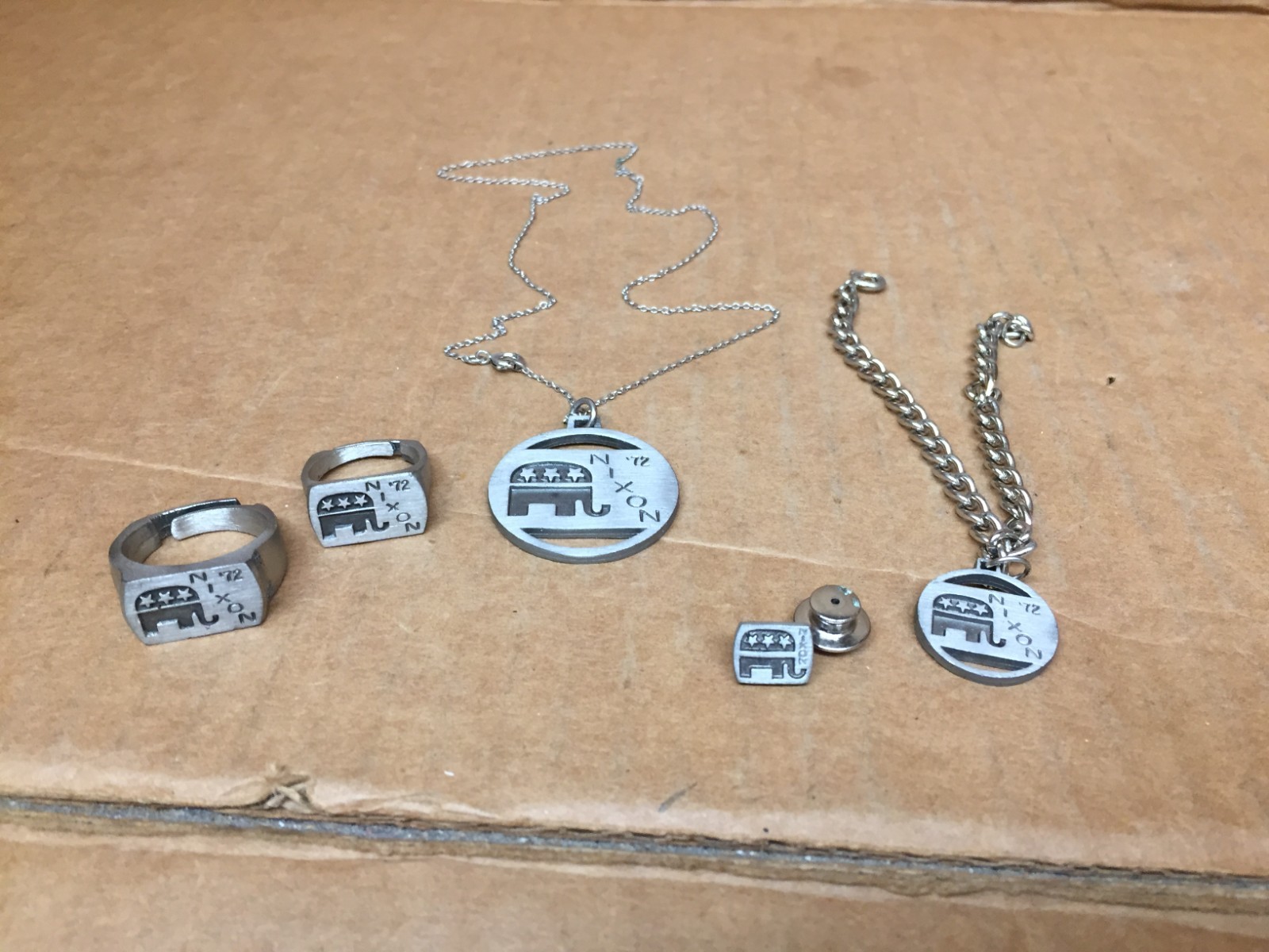 ORIGINAL RICHARD NIXON 1972 PRESIDENTIAL RINGS, NECKLACE, PIN & BRACLET SET NM
