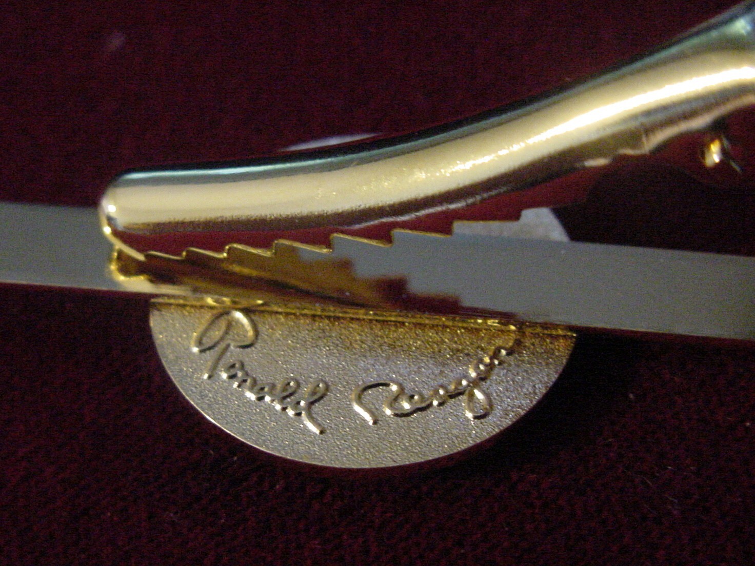 President Ronald Reagan tie clip – Presidential seal tie clip