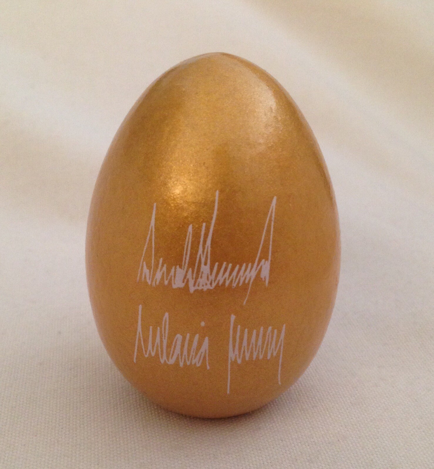 TRUMP 2019 EASTER GOLD EGG WHITE HOUSE EAGLE SEAL In BOX SIGNATURE DONALD RARE