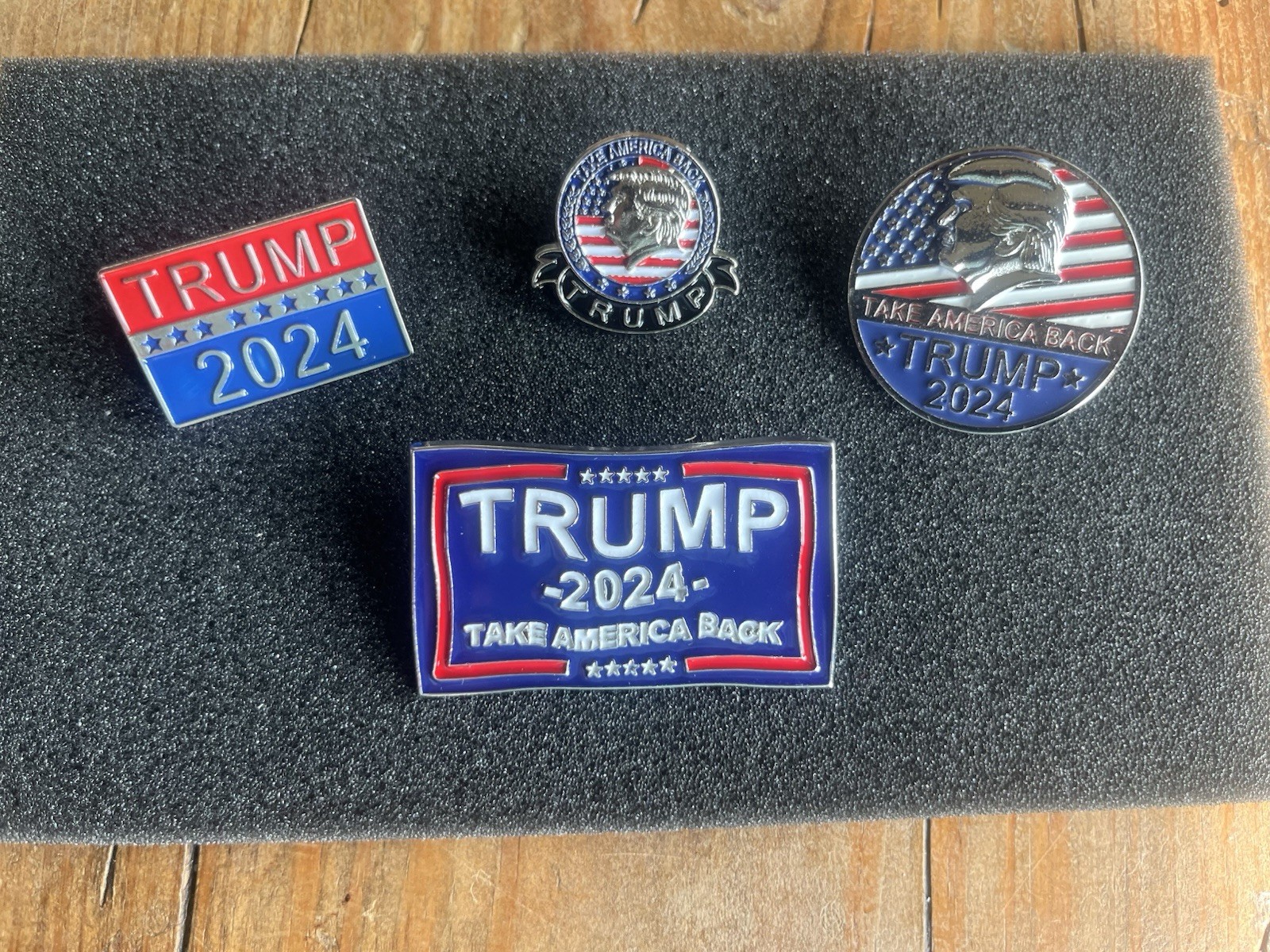 Donald Trump Set Of 4 Lapel Pins!! Beautiful
