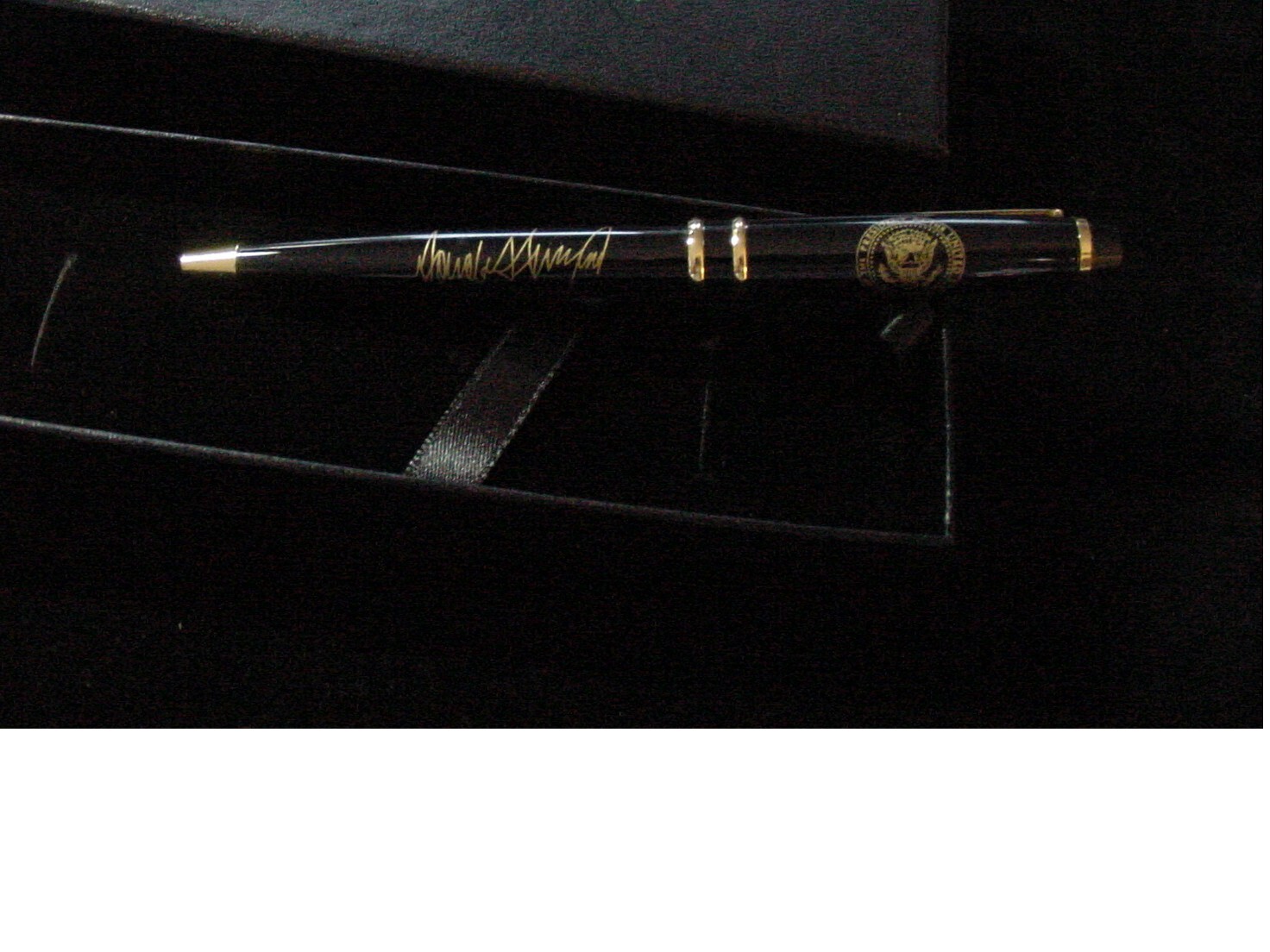 Presidential seal Donald J. Trump BLACK Ballpoint Pen – New