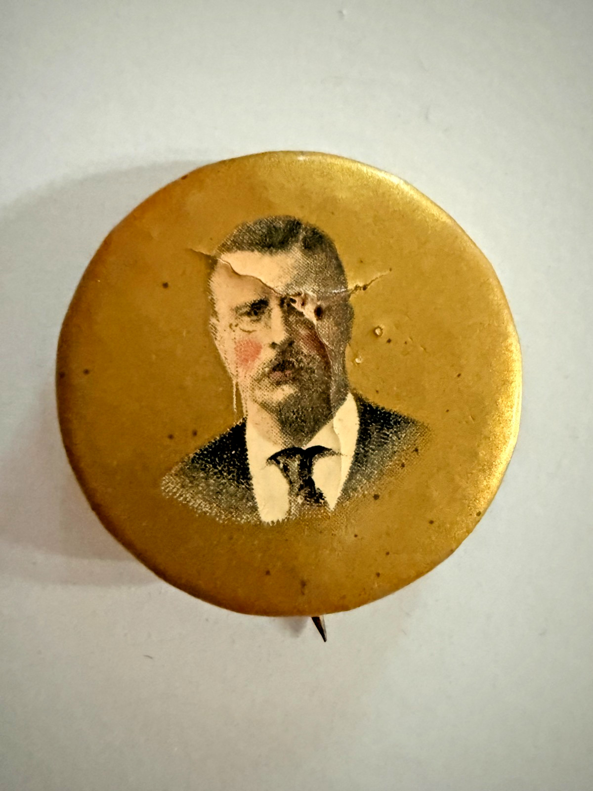 Antique Teddy Roosevelt 1904 Presidential Election Gold Leaf 1-3/16″ Pin