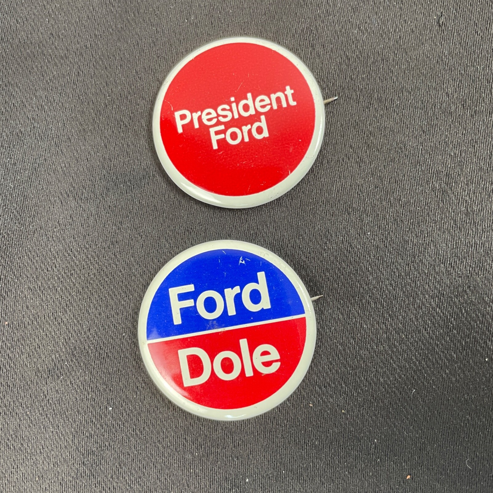 2 Ford Presidential Campaign Pins 1976 President Ford Committee Ford Dole Vtg