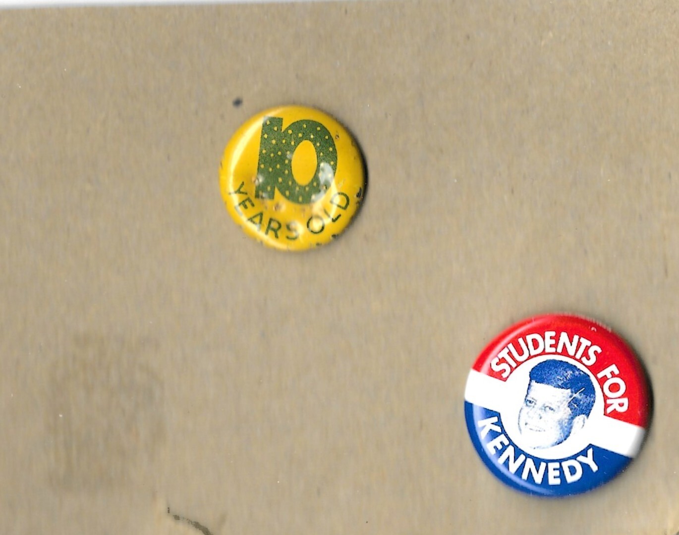 72’John Kennedy “Students For Kennedy” Picture Political Button/10yrs old button