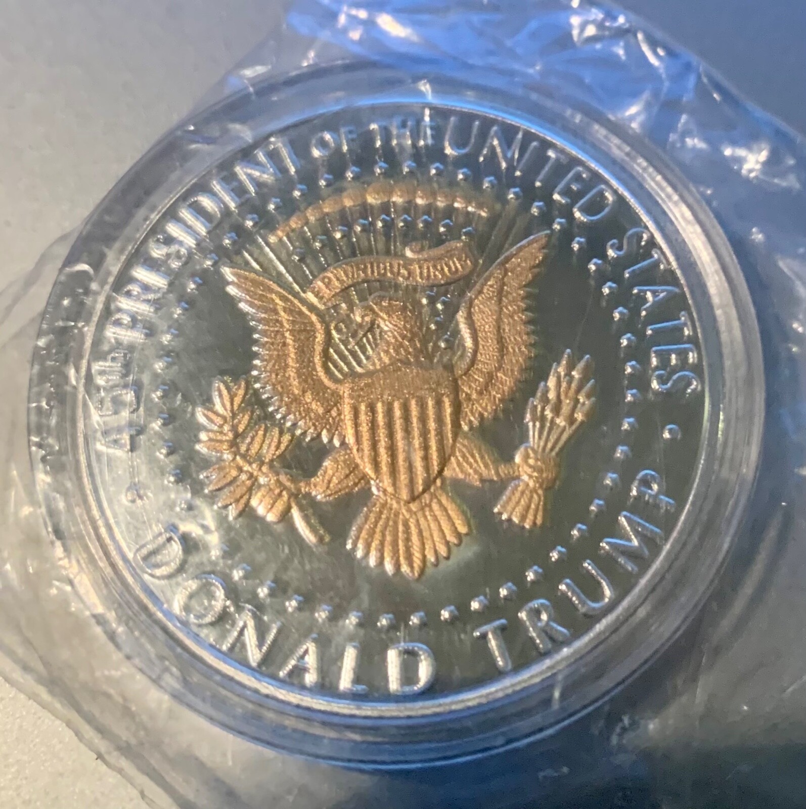 President Trump 2020 Coin US Presidental Seal Keep America Great Eagle