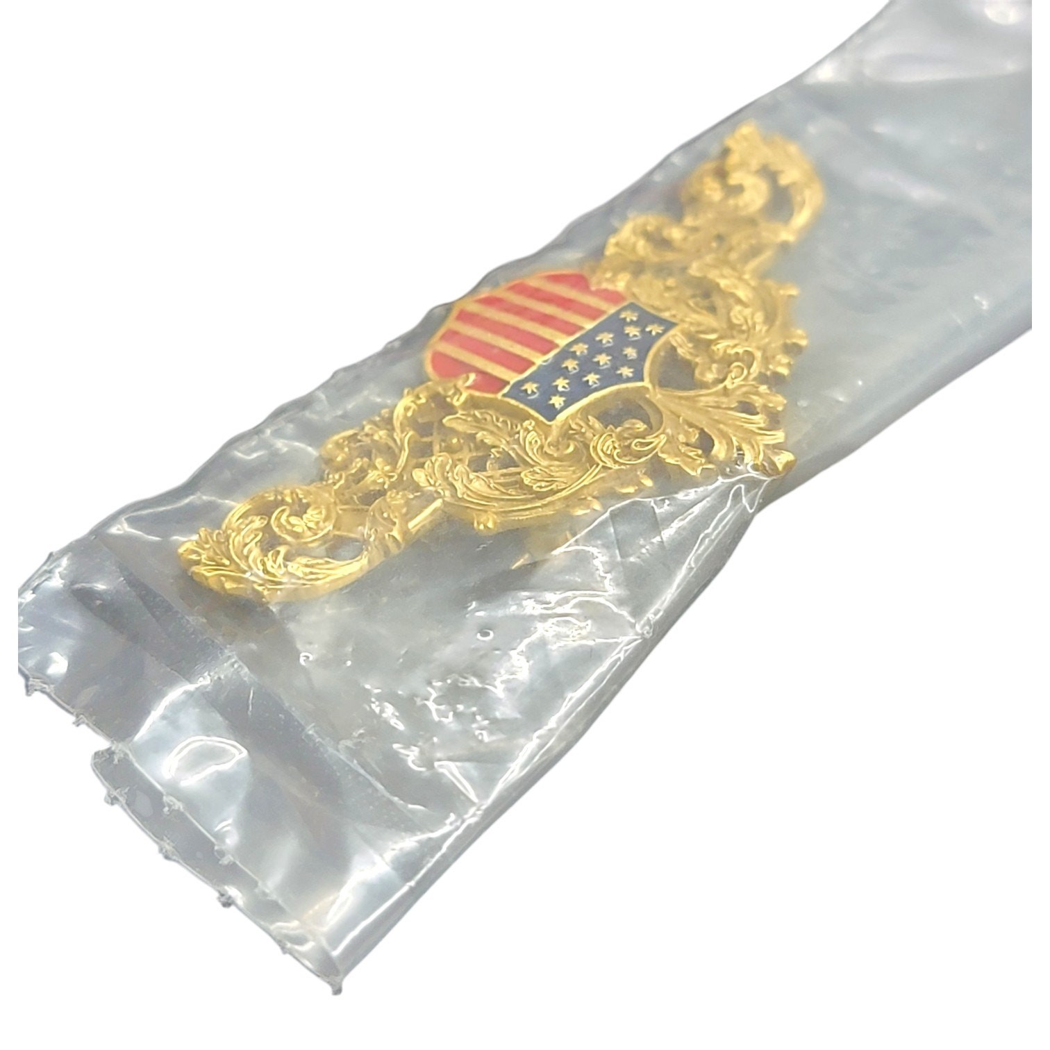 White House Historical Association WHHA US Shield Brooch Gold Filigree Pin