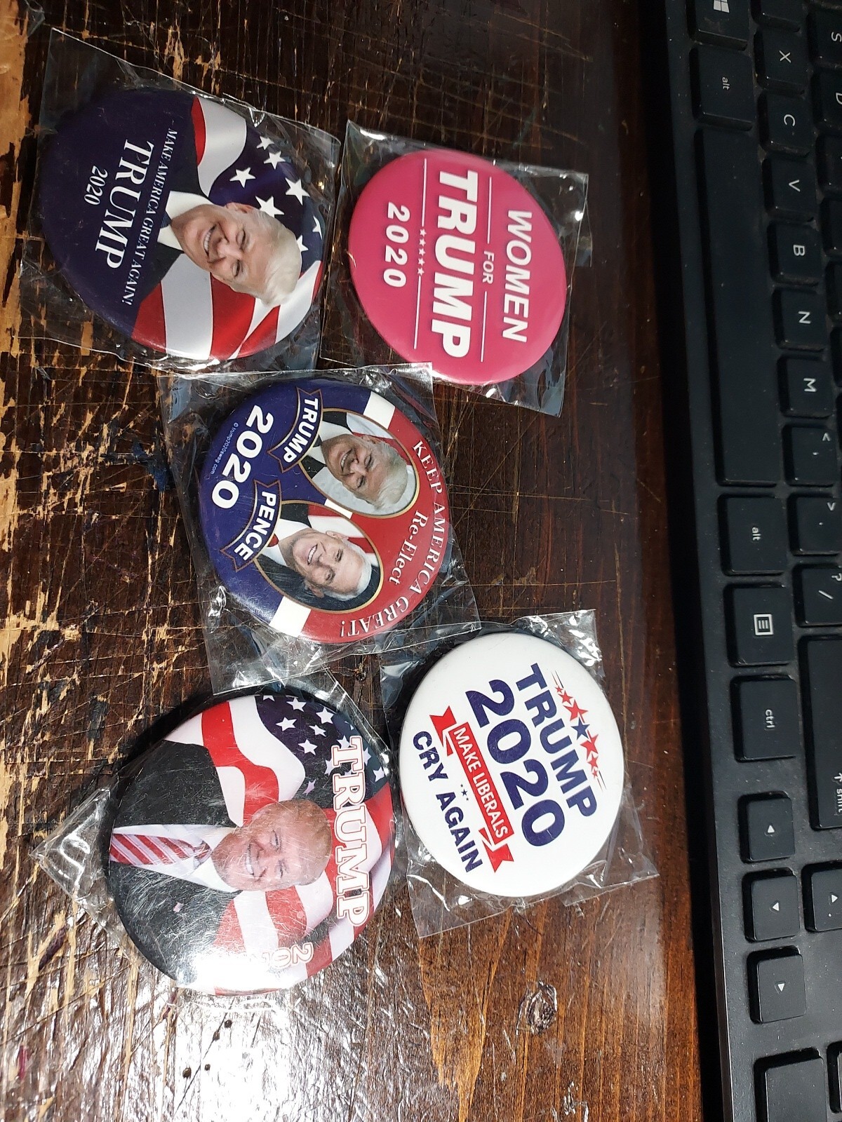 5 Pcs 2-1/4″ Trump 2020 Pins