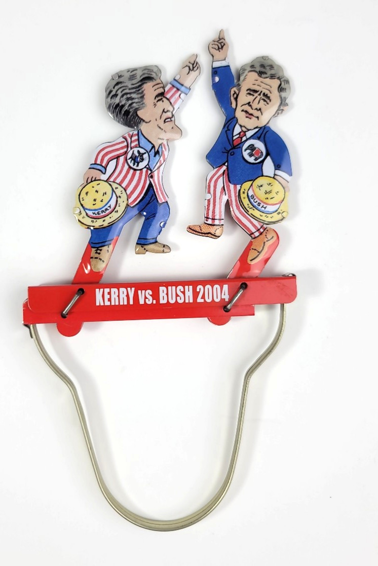 Vtg Schylling BUSH VS KERRY 2004 Political Hand Held Tin Toy VIDEO Finger Point