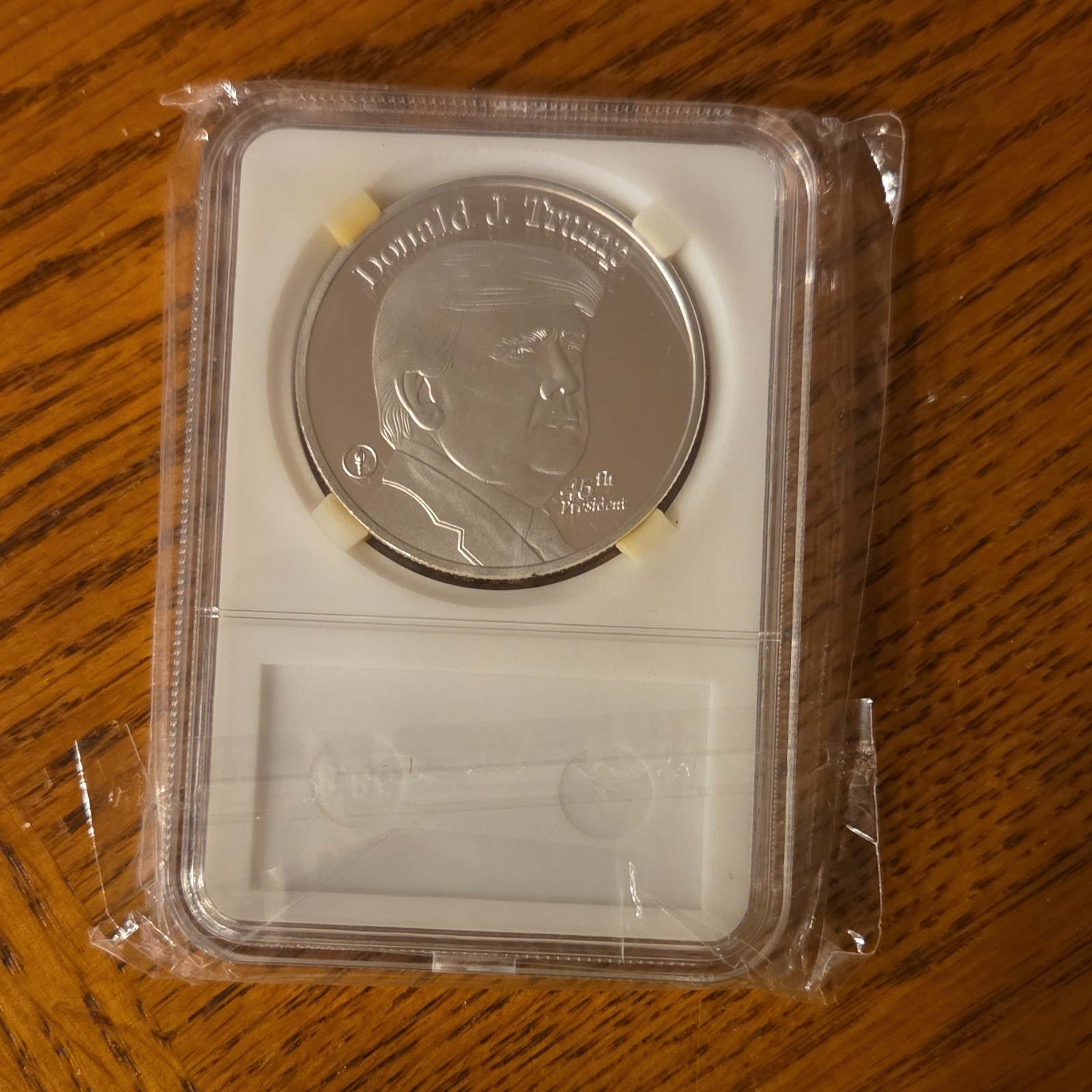 Coin Donald Trump Silver Plated Collectible Coin with case
