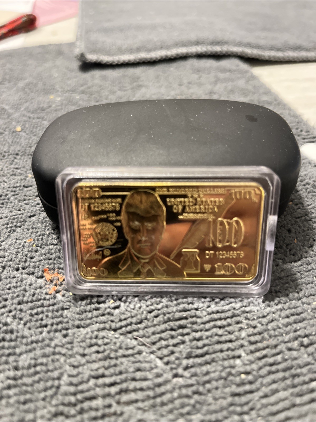 Donald Trump 24K Gold Plated $100 Dollar Bill Bar – US President In Plastic