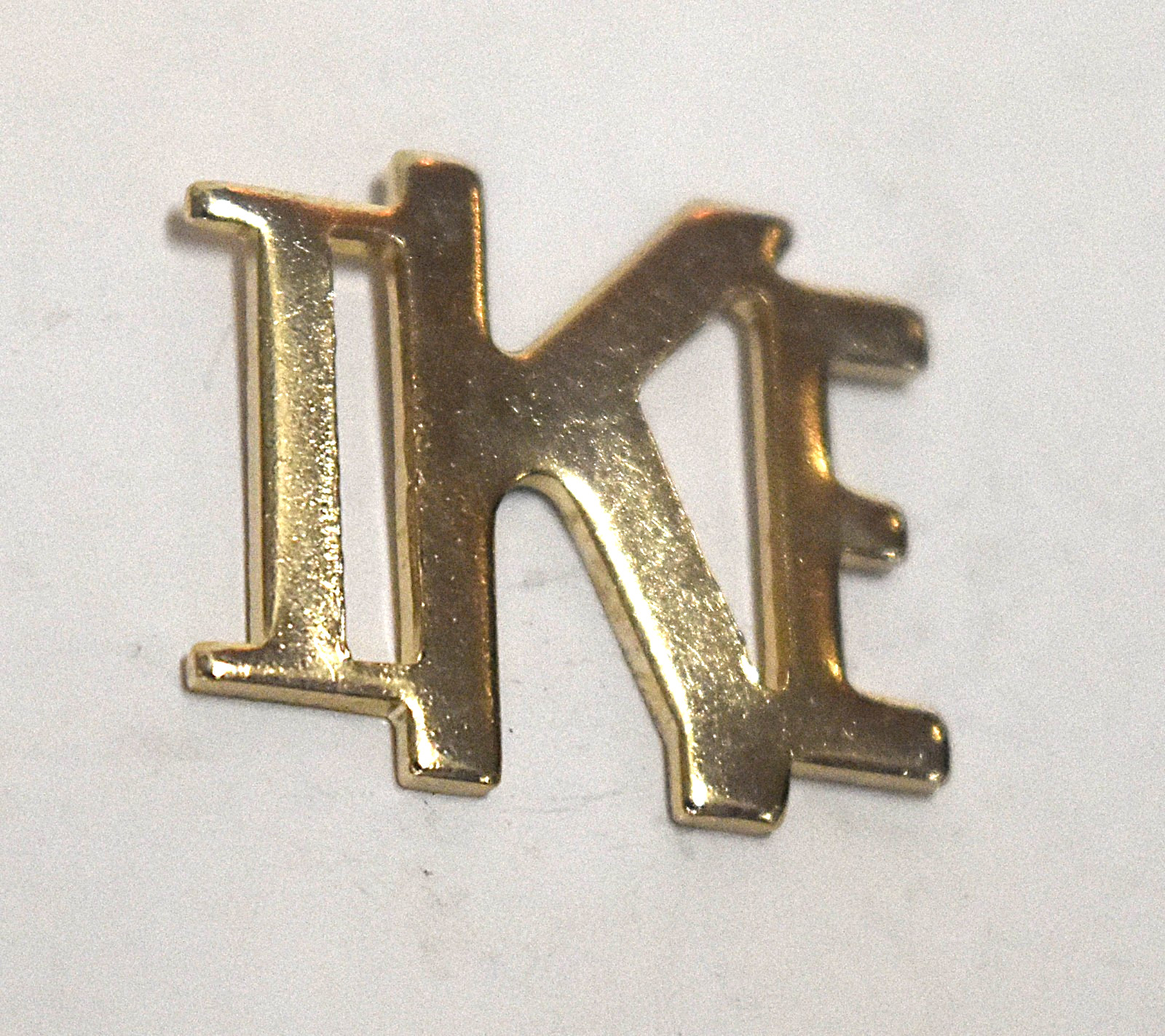 1952 Dwight Eisenhower “IKE” campaign Lapel gold tone PIN 3/4″x3/4″ 352P