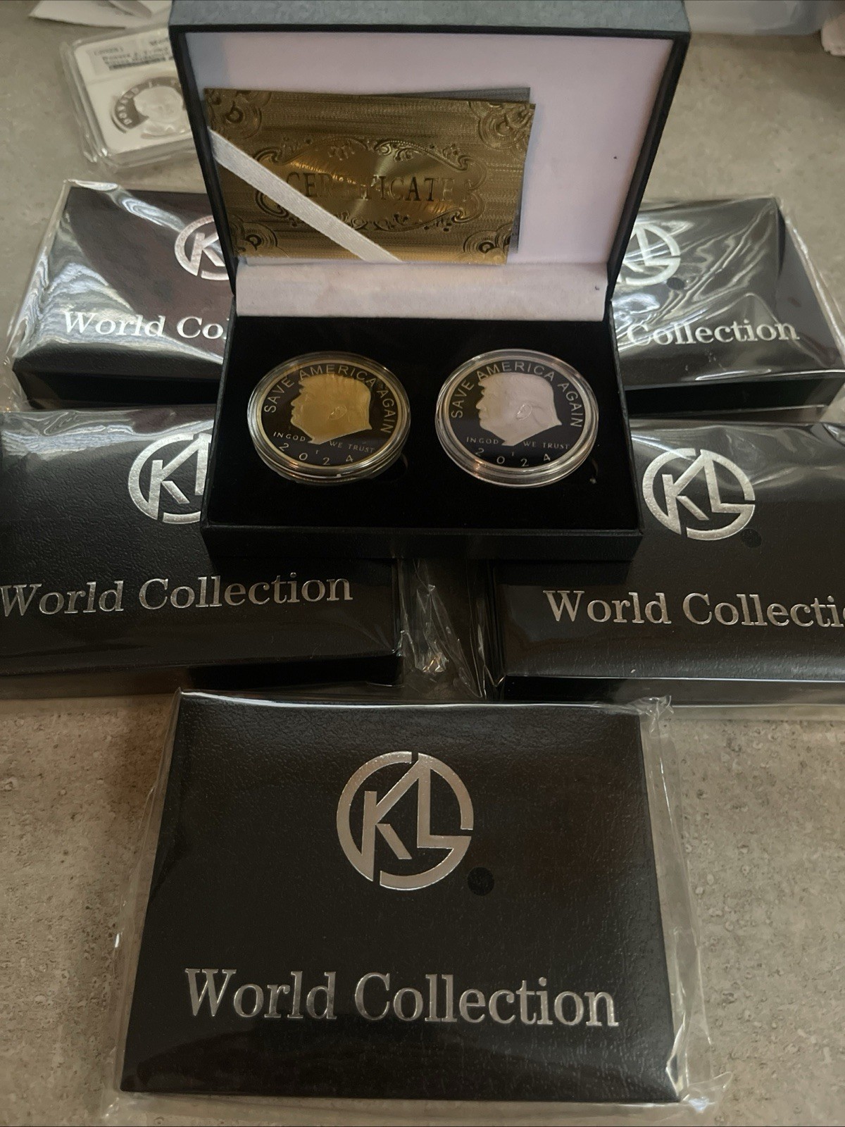 K World Commemorative Trump Gold & Silver Coin Set Limited Edition