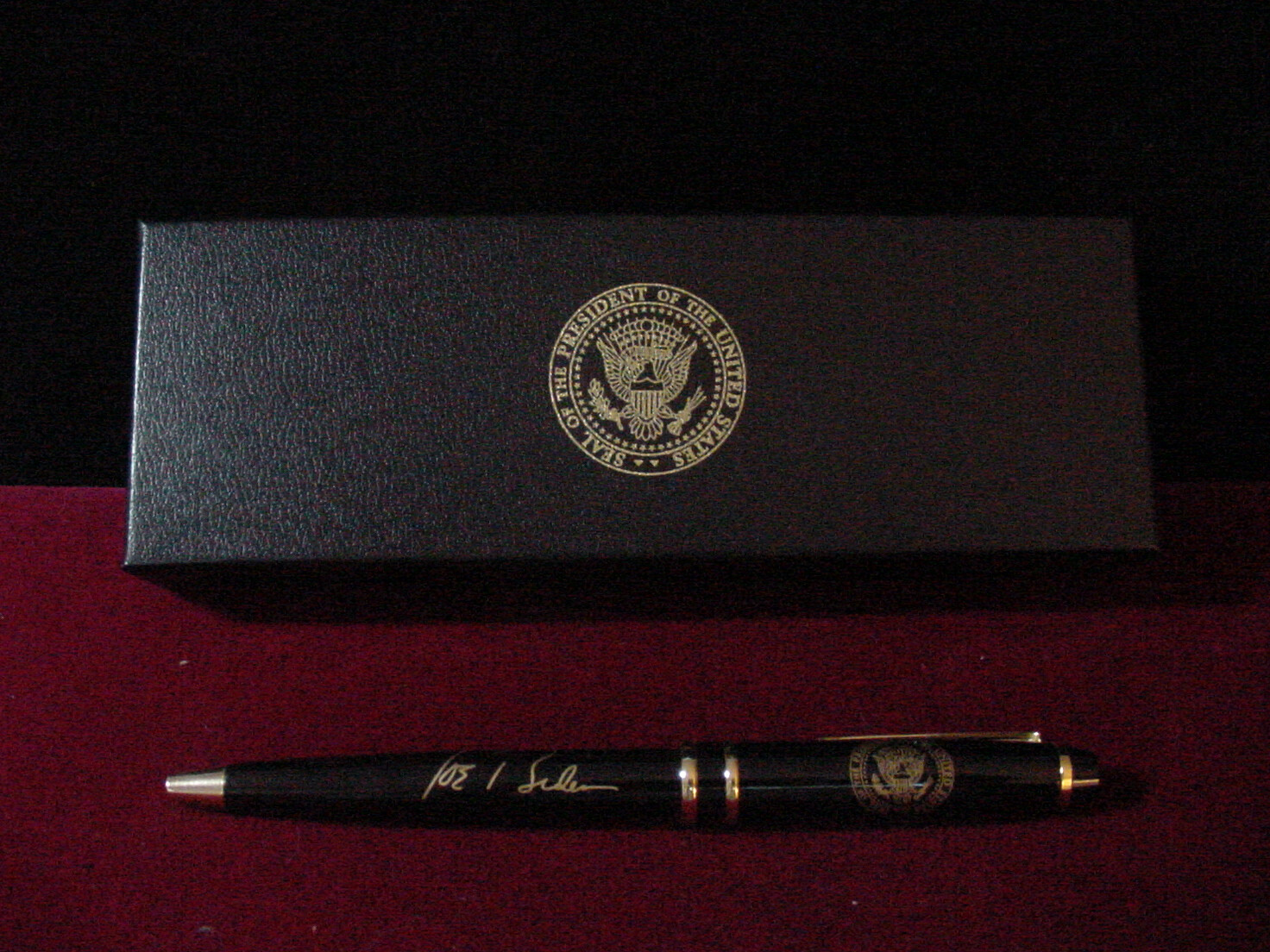 Presidential seal , President Joe Biden BLACK Ballpoint Pen – Free Shipping