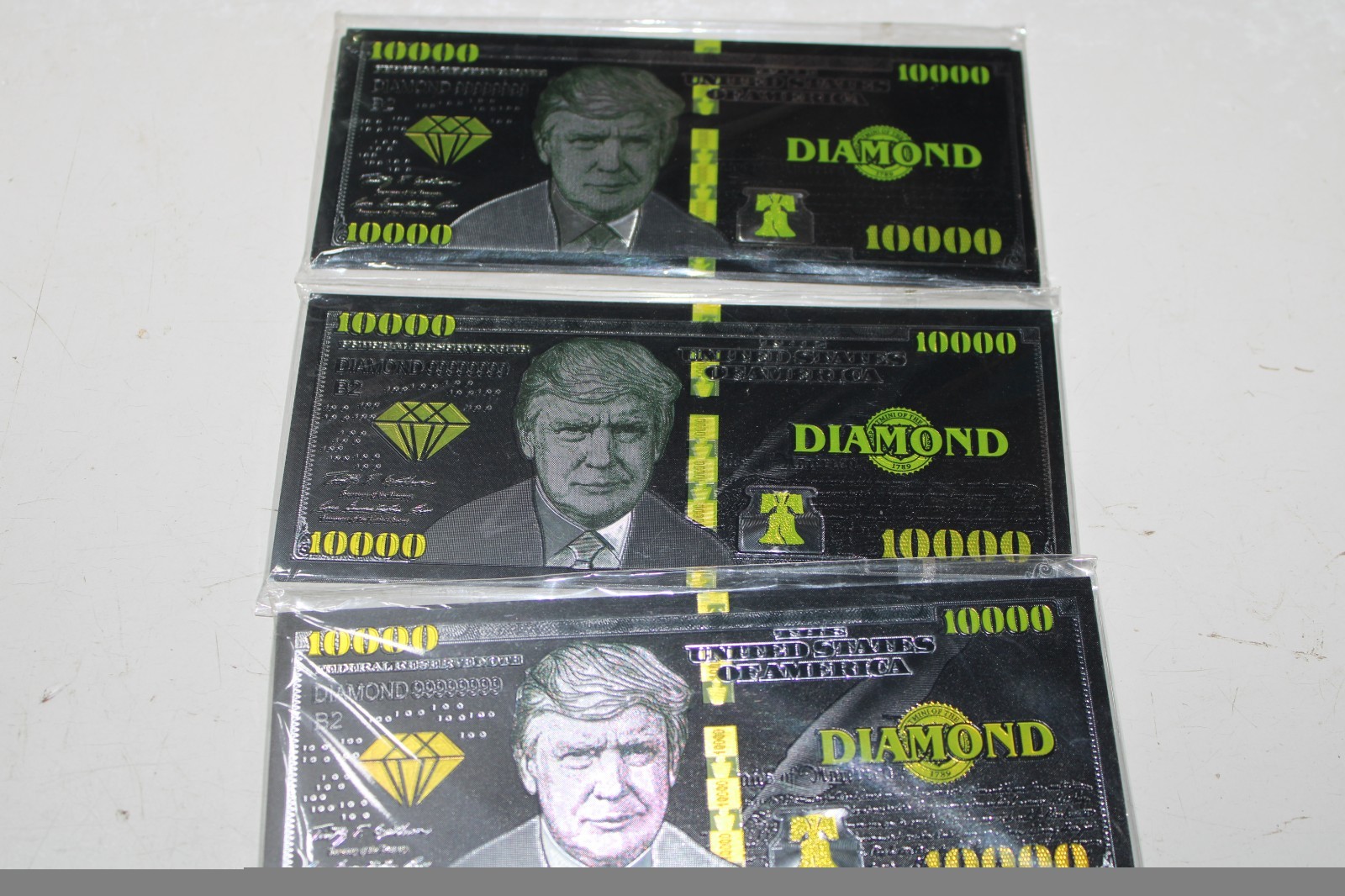 30 pack – Donald J. Trump Money Black Gold Diamond Single Notes $10000.