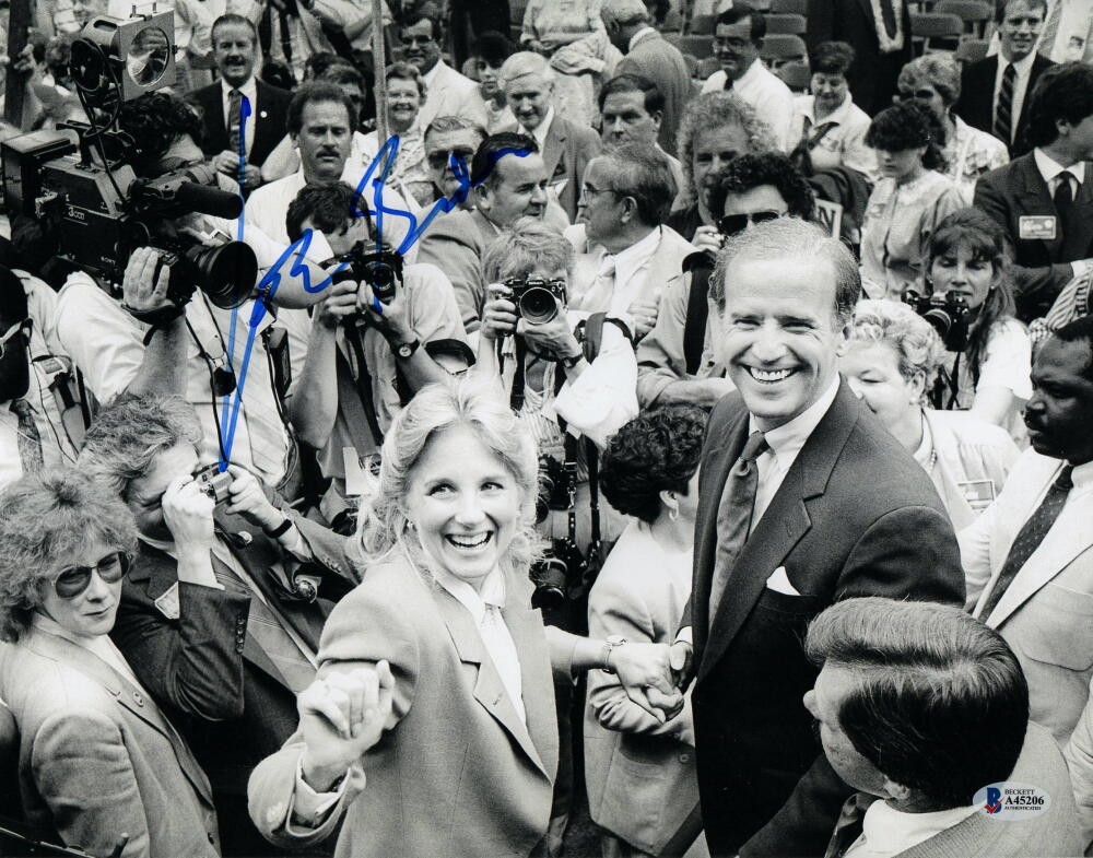 PRESIDENT JOE BIDEN SIGNED AUTOGRAPH 11X14 PHOTO – ON THE CAMPAIGN TRAIL BECKETT