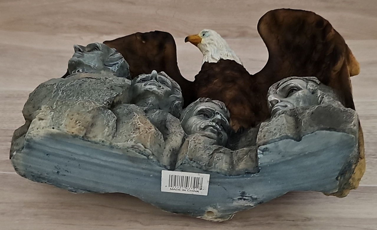 Mount Rushmore with Eagle Statue Approx. 9×6.25 Patriotic Presidential Sculpture