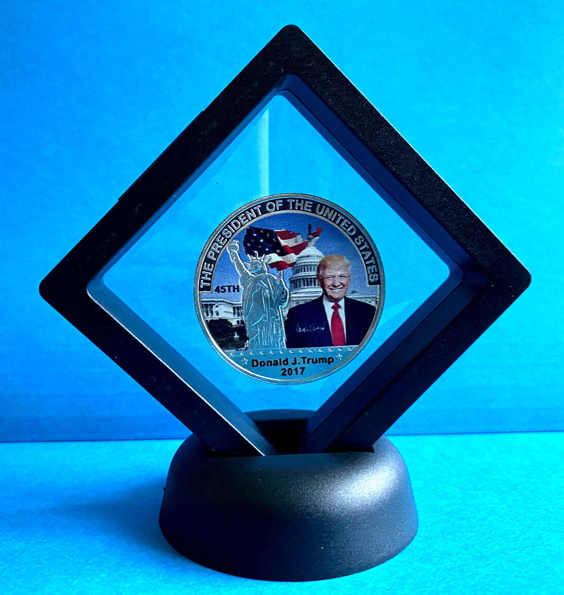 Trump White House 2017 Make America Great Memorabilia Comm. Coin In Frame
