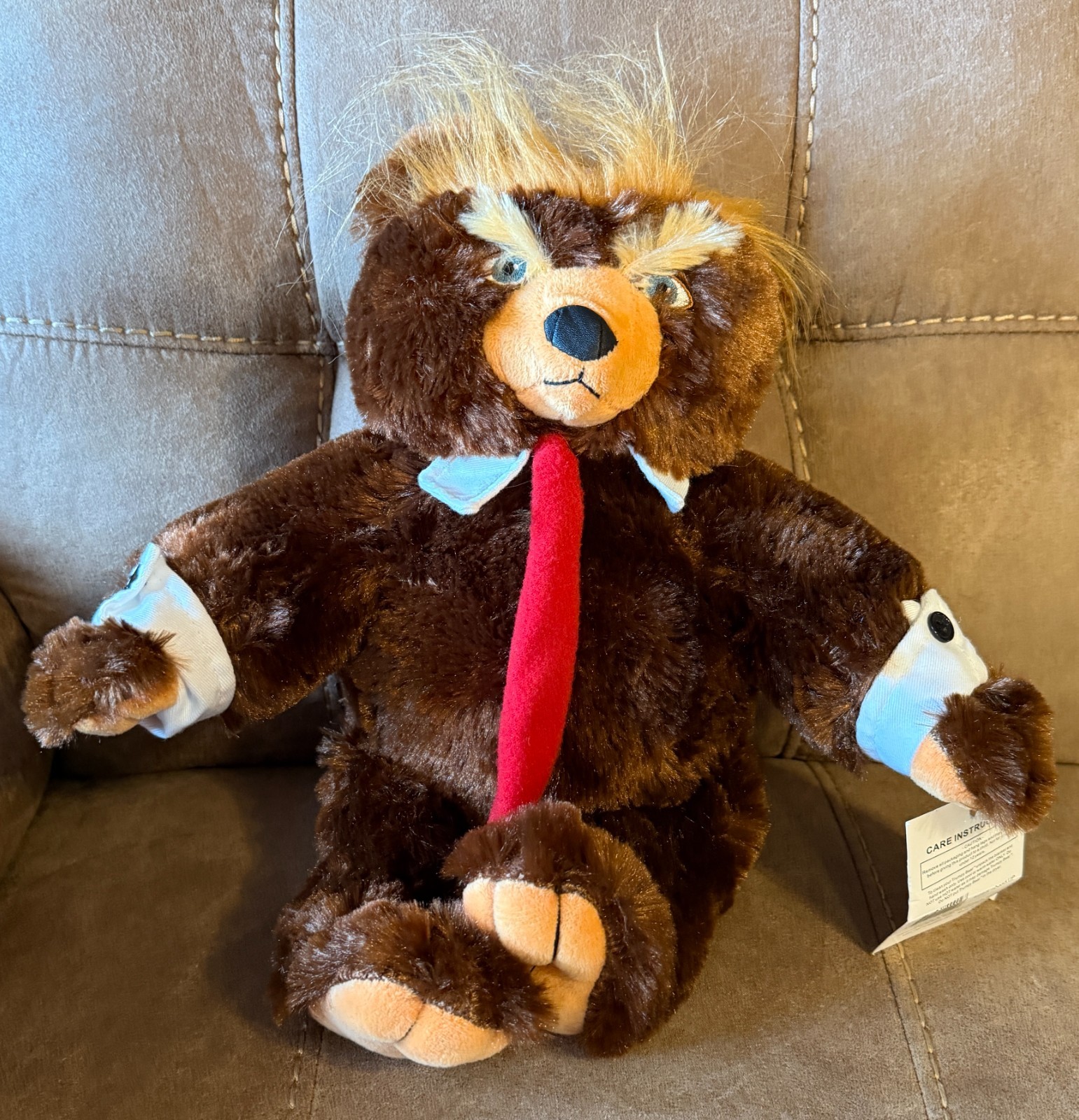 Trumpy Bear Stuffed Animal Plush Zipper American Flag Cape 15″ 2017