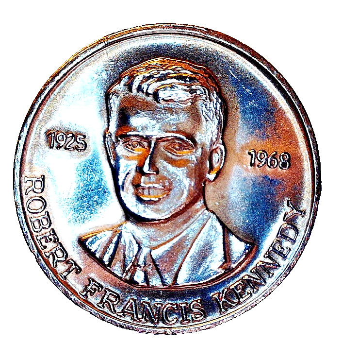 { Robert Francis Kennedy Candidate Memorial Flying Eagle Medal 1925-1968