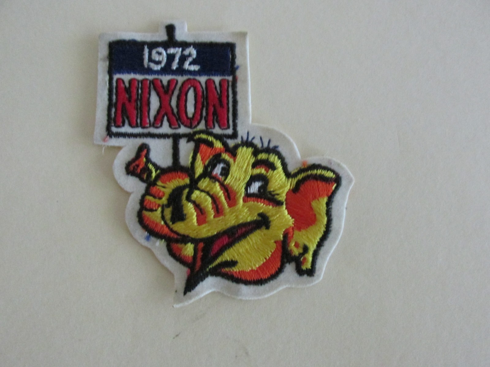 VINTAGE RICHARD NIXON 1972 ELECTION SEW ON PATCH