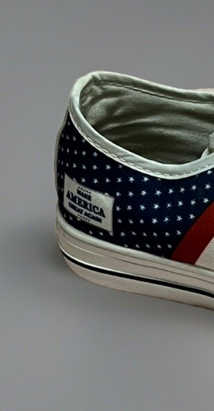 “MAKE AMERICA GREAT AGAIN” UNISEX SNEAKER MEMORABILIA COLLECTIBLE M5 F7