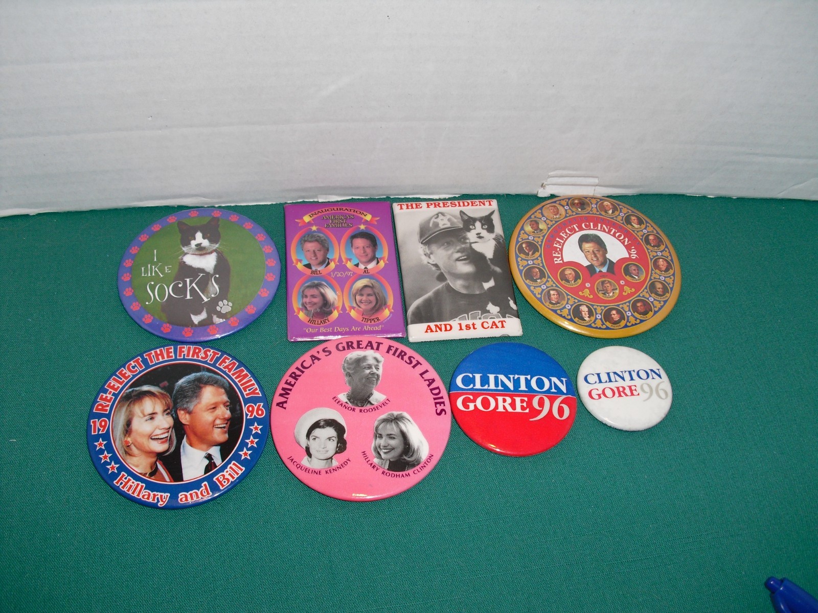 8 CLINTON GORE Political Presidential Misc. Hillary Socks Button Pin Pinback