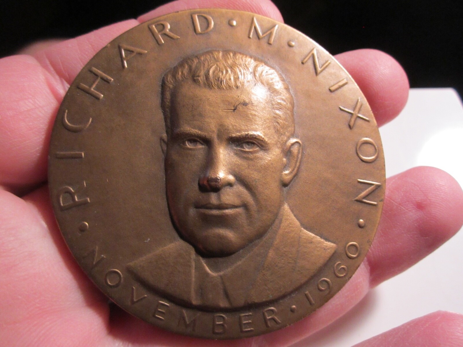VINTAGE RICHARD M NIXON MEDALLION COIN SOLID BRASS 2 1/2″ IN DIAMETER – BBA34