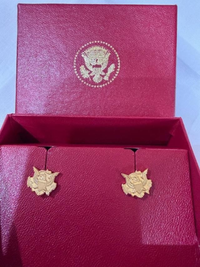 Melania Trump VIP SEAL EARRINGS w Presidential Seal for Trump 45 Administration