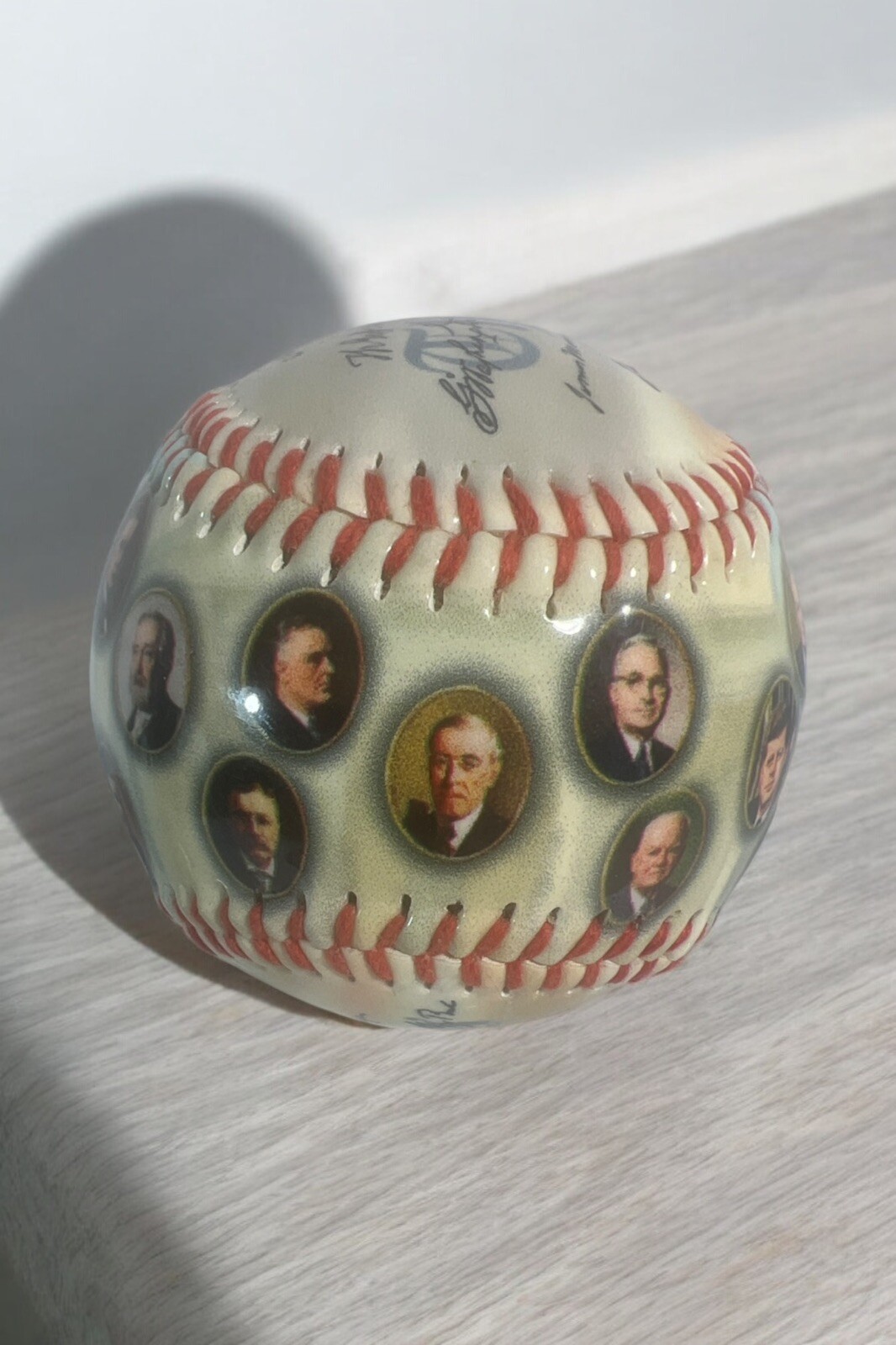 GLOSSY UNITED STATES 25 PRESIDENTS & SIGNATURES ON BASEBALL