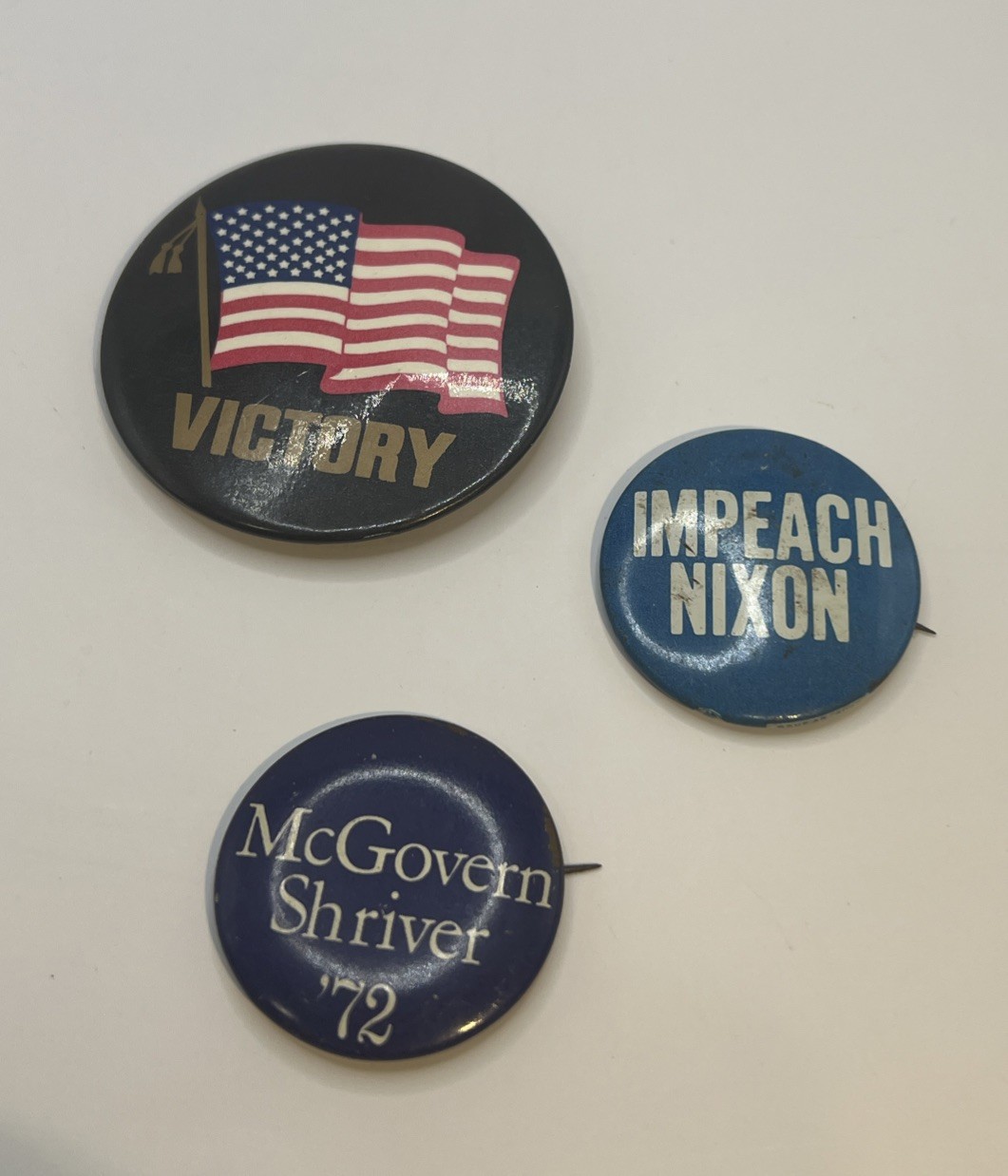3 Vintage Politics Pin Buttons McGovern Shriver ‘72 Impeach Nixon Victory Flag
