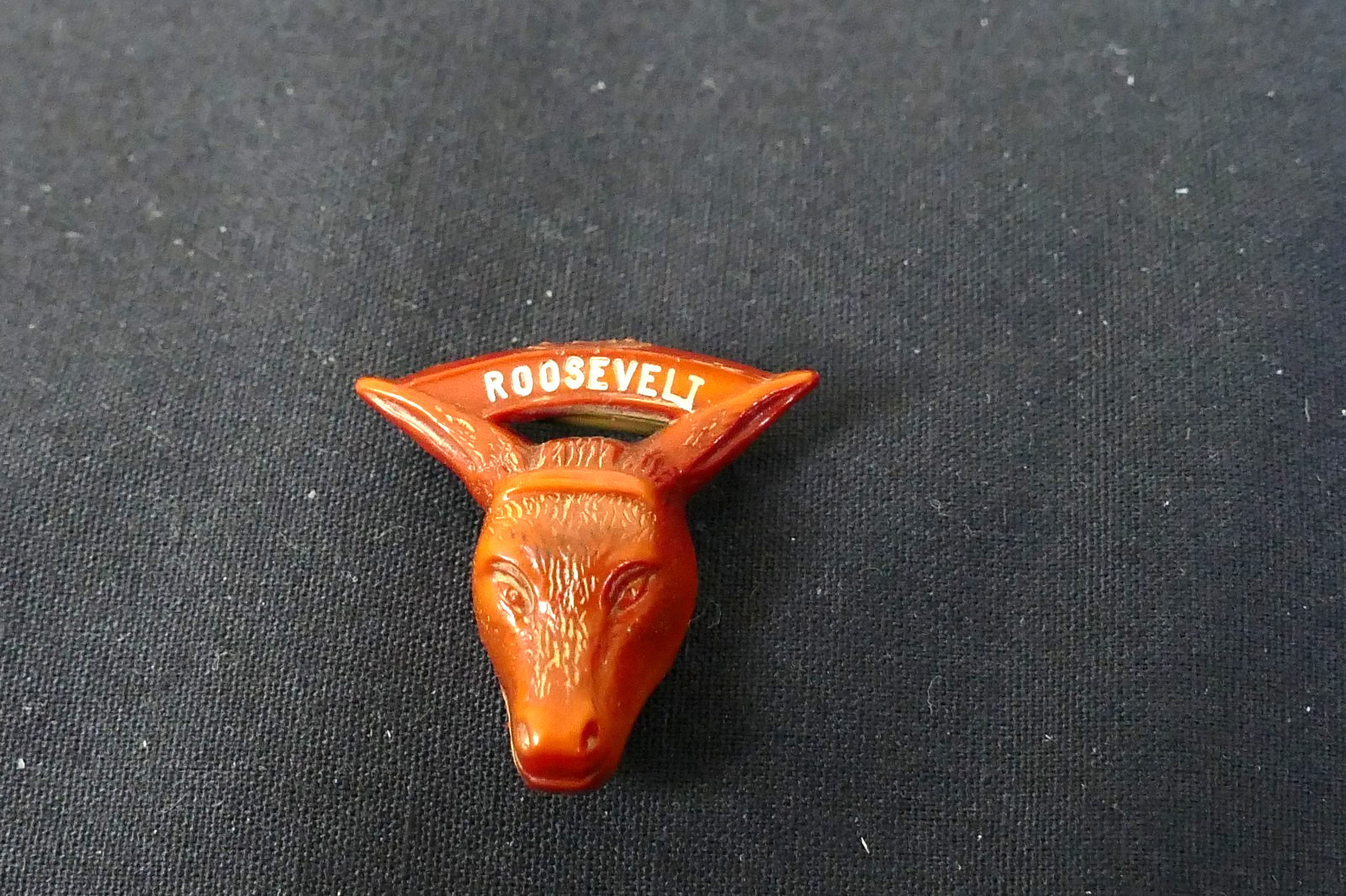 Rare 1944 FDR Franklin D. Roosevelt Red Celluloid Donkey Head Pin Pinback 7/8″