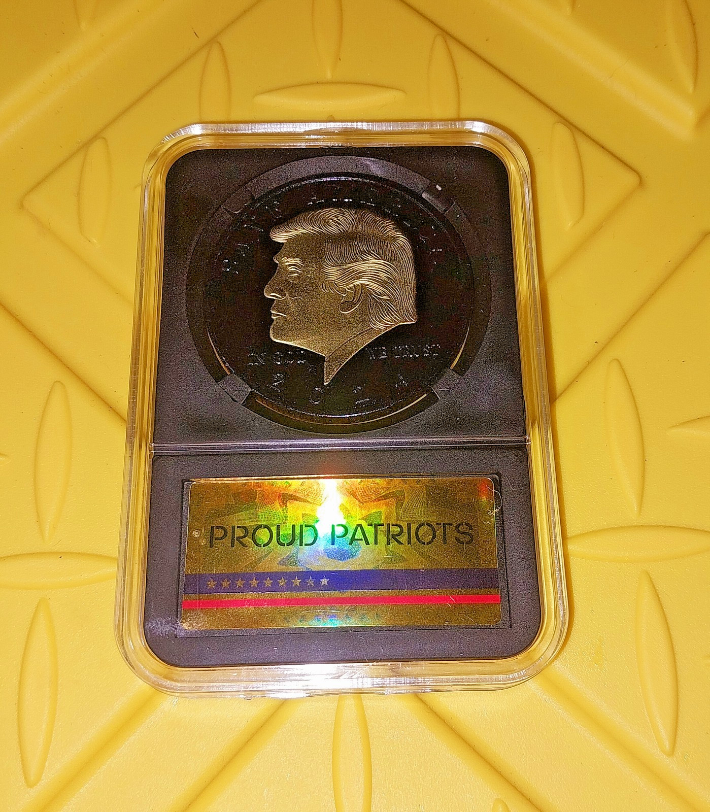 DONALD TRUMP PRESIDENT PROUD PATRIOTS MAGA BLACK GOLD PLATED COMMEMORATIVE COIN