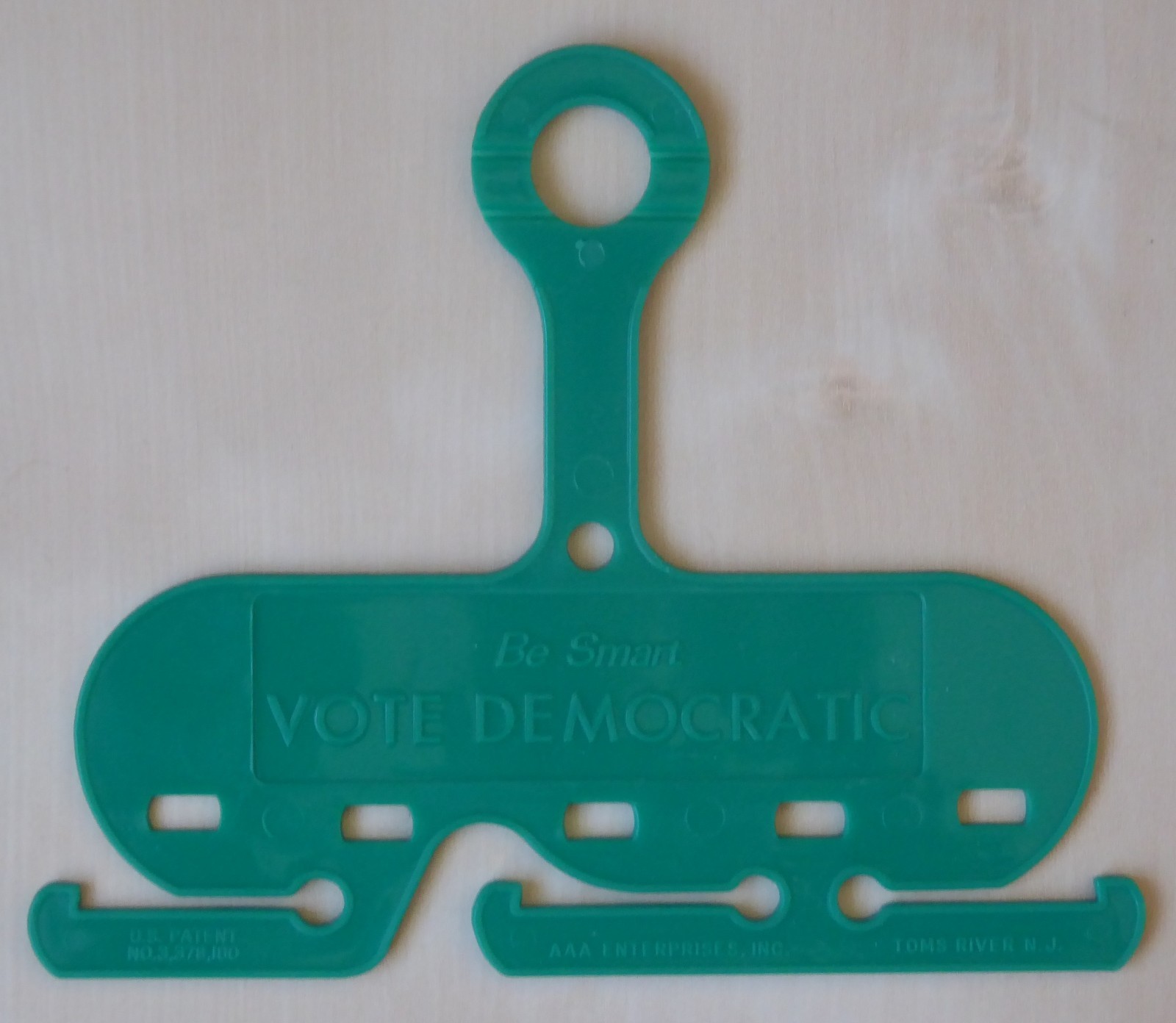 Vintage 1960s Plastic Valet Tie Hanger – Robert F Kennedy / Vote Democratic