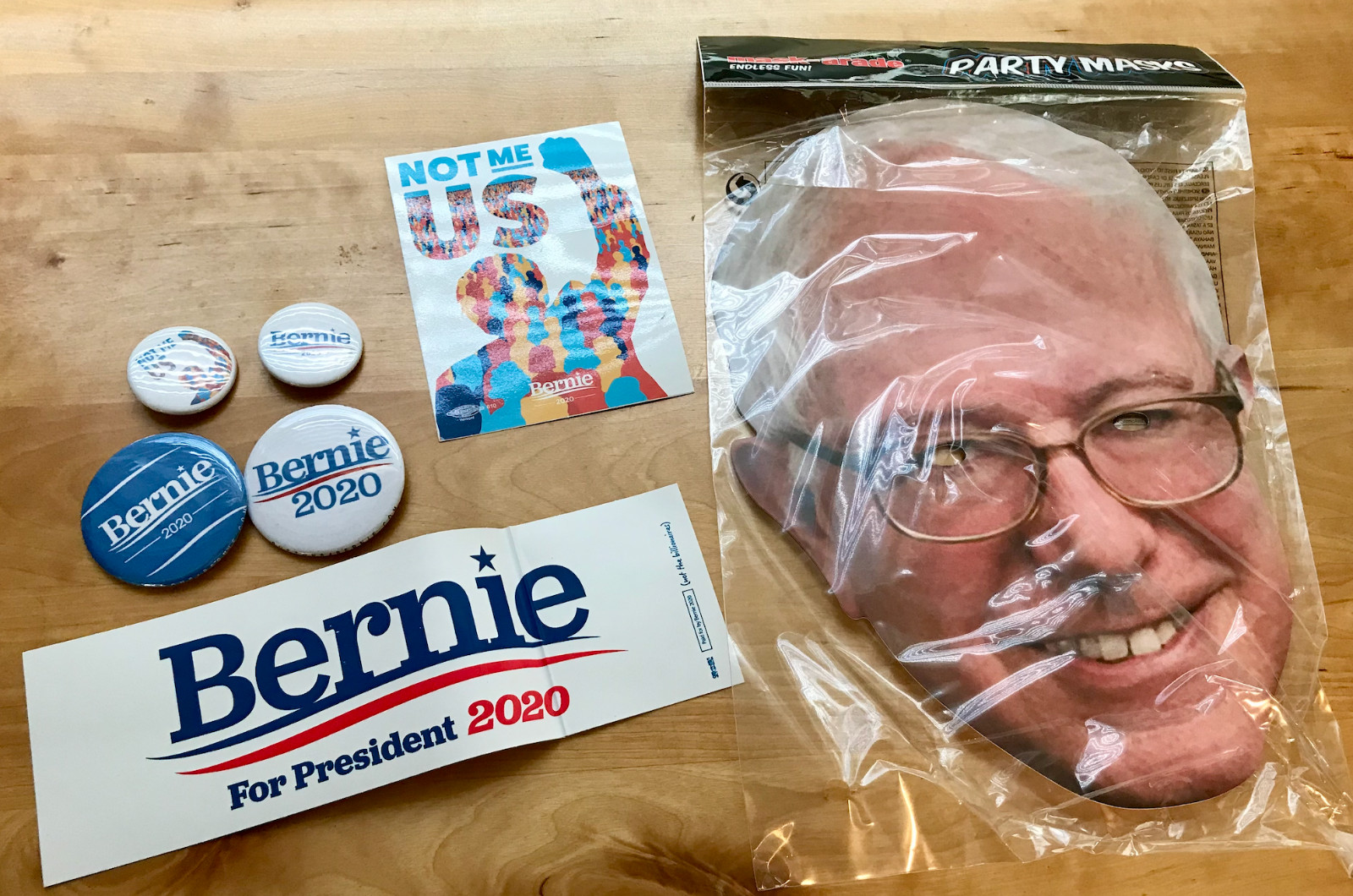 Bernie Sanders Lot w/ Face Mask, Campaign Buttons, Bumper Stickers