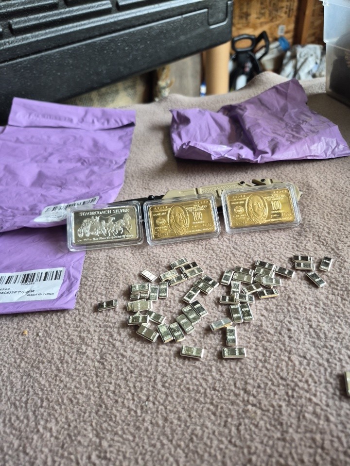 200 Tiny Fake Gold Bars + 3 Large Replica Prop Bullion Bars – Stagecoach & Ben F