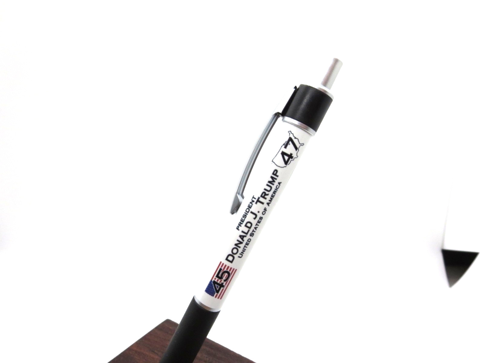 ✨ 3 FOR $15 Donald J. Trump Presidential Collector’s Pen ✨ 45 / 47